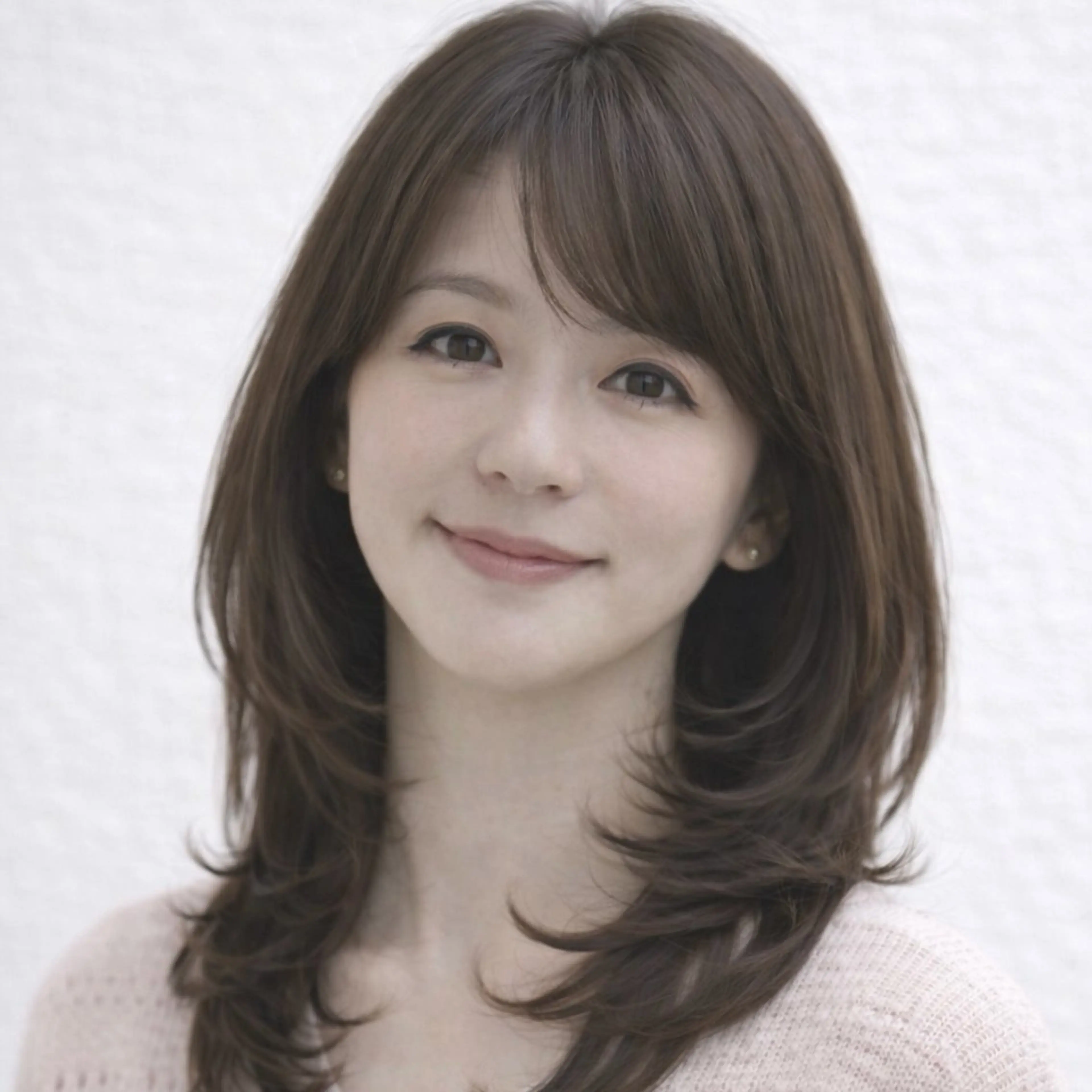 ミディアム カラー ブラウンカラー シアーブラウン レイヤーカット カット ヘアカラー トリートメント 佐藤 舞のヘアスタイル