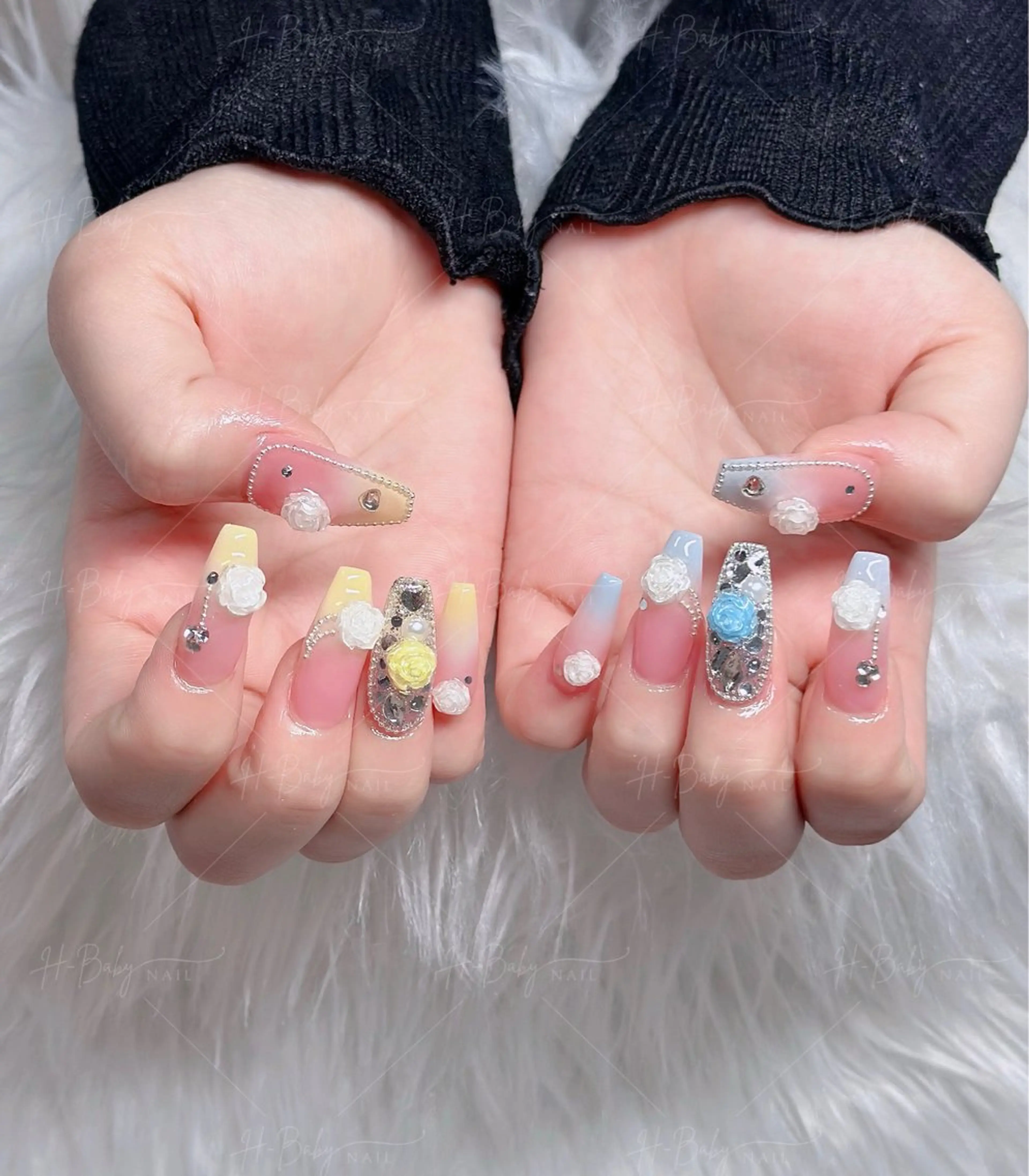 ネイル フレンチネイル ジェルネイル ハロウィン キラキラネイル 韓国ネイル H.baby Nail Salonのネイルデザイン