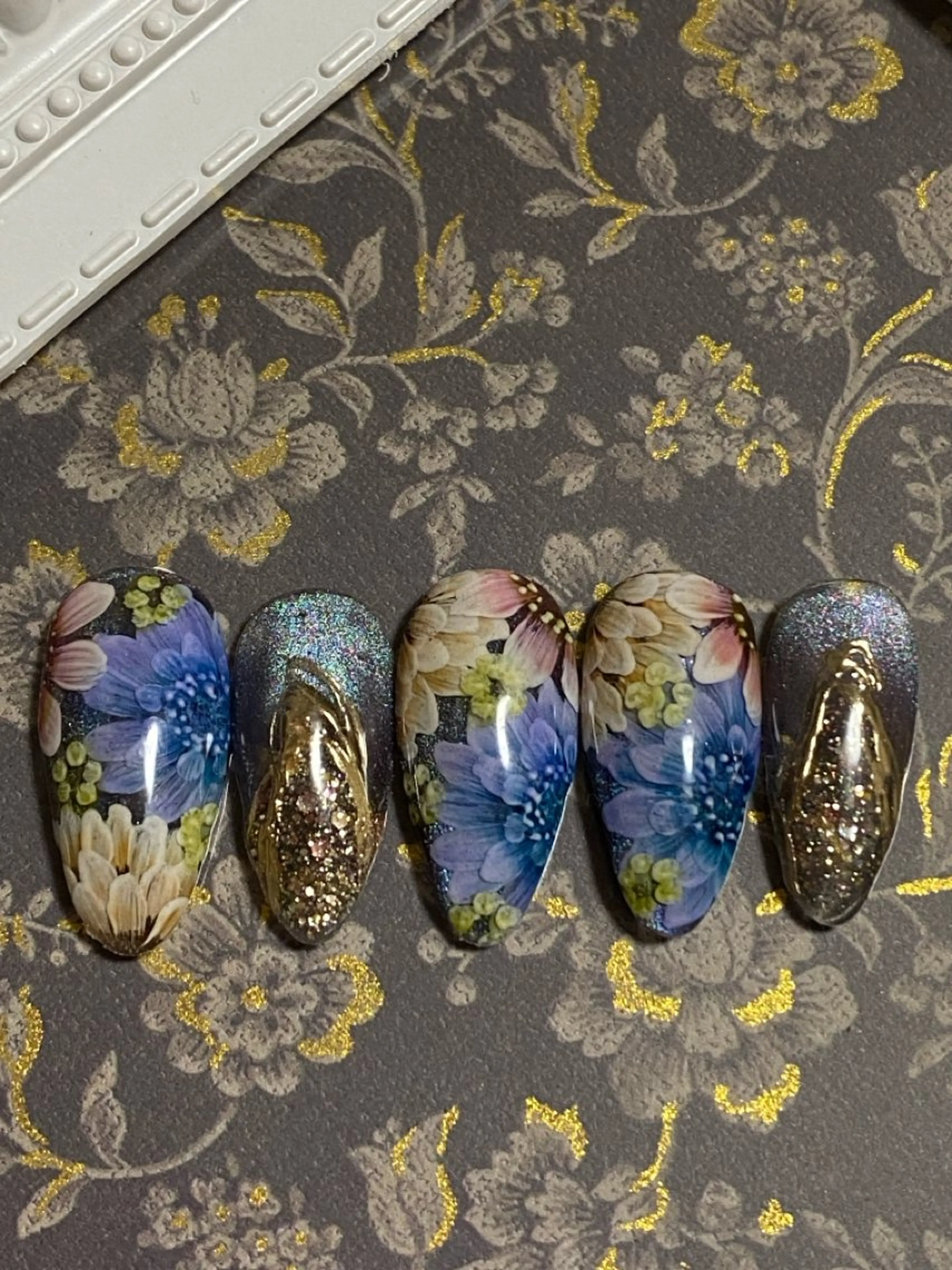 ネイル フラワーネイル マグネットネイル 自宅ネイルサロン ♦️nuance♦️のネイルデザイン