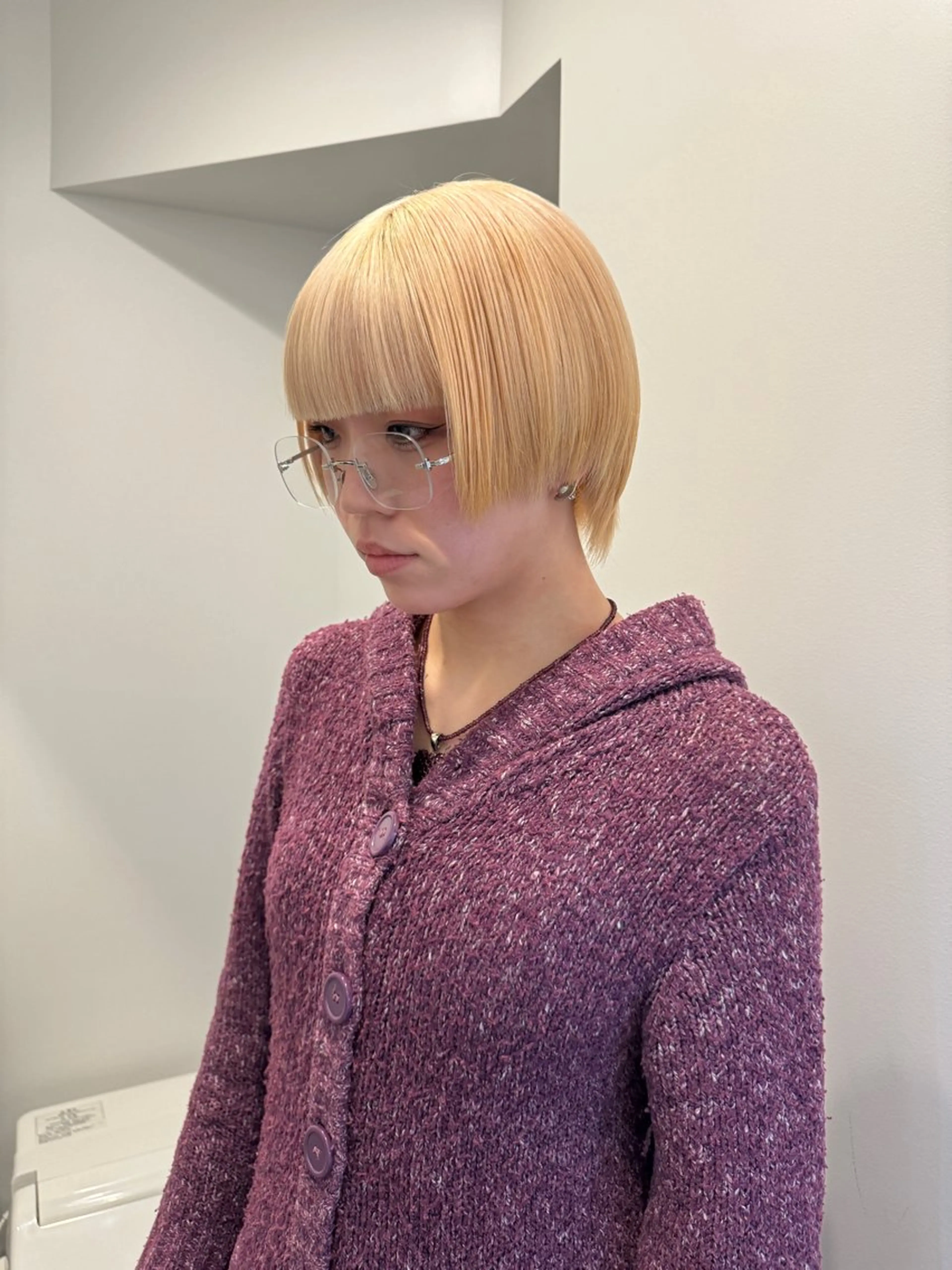 ショート カラー 切りっぱなしボブ レイヤー/縮毛矯正のヘアスタイル