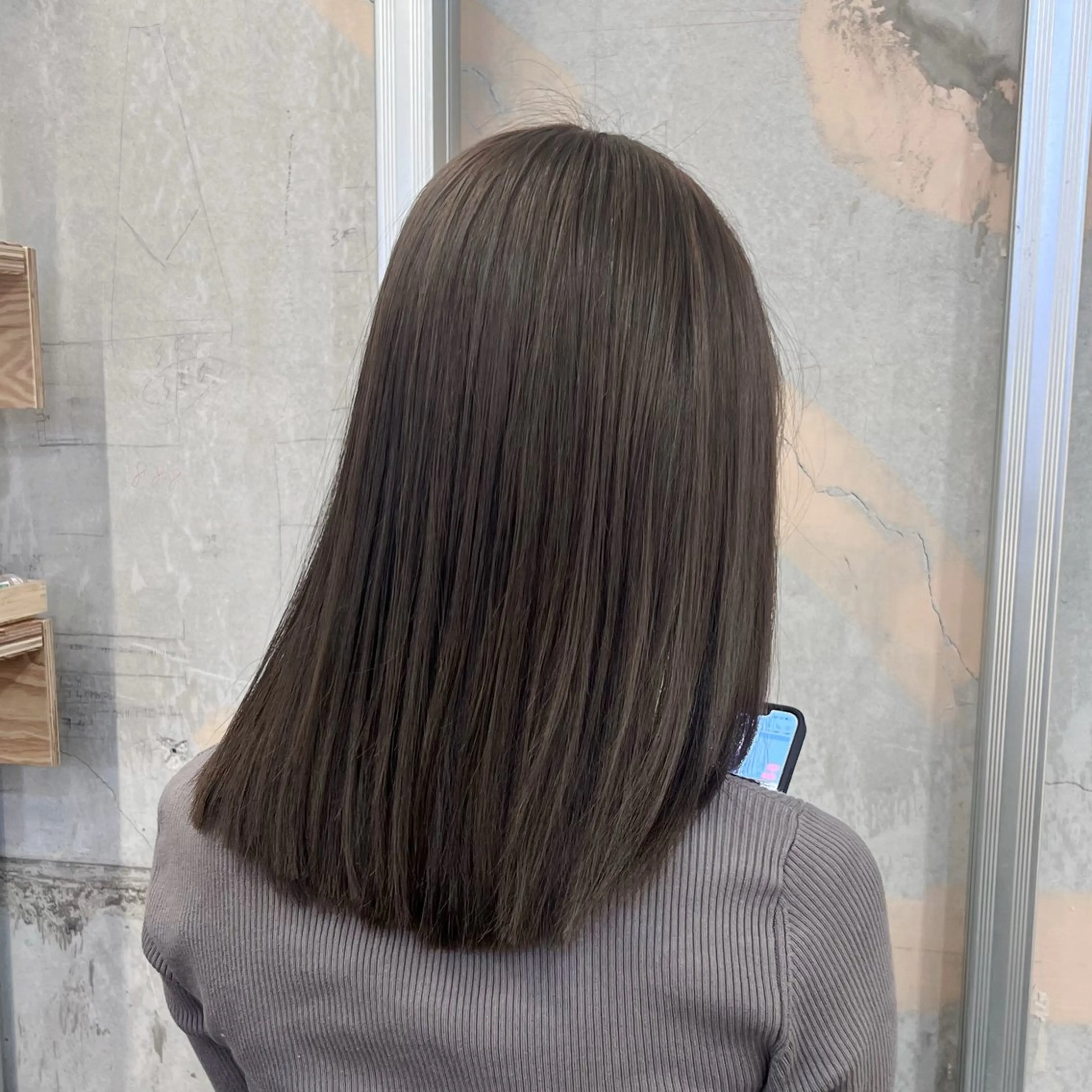 ミディアム カラー パーマ アッシュ アッシュグレー アッシュグレージュ ベージュカラー 黒髪 ヘアカラー トリートメント akira｜ 透明感ベージュ｜梅田のヘアスタイル