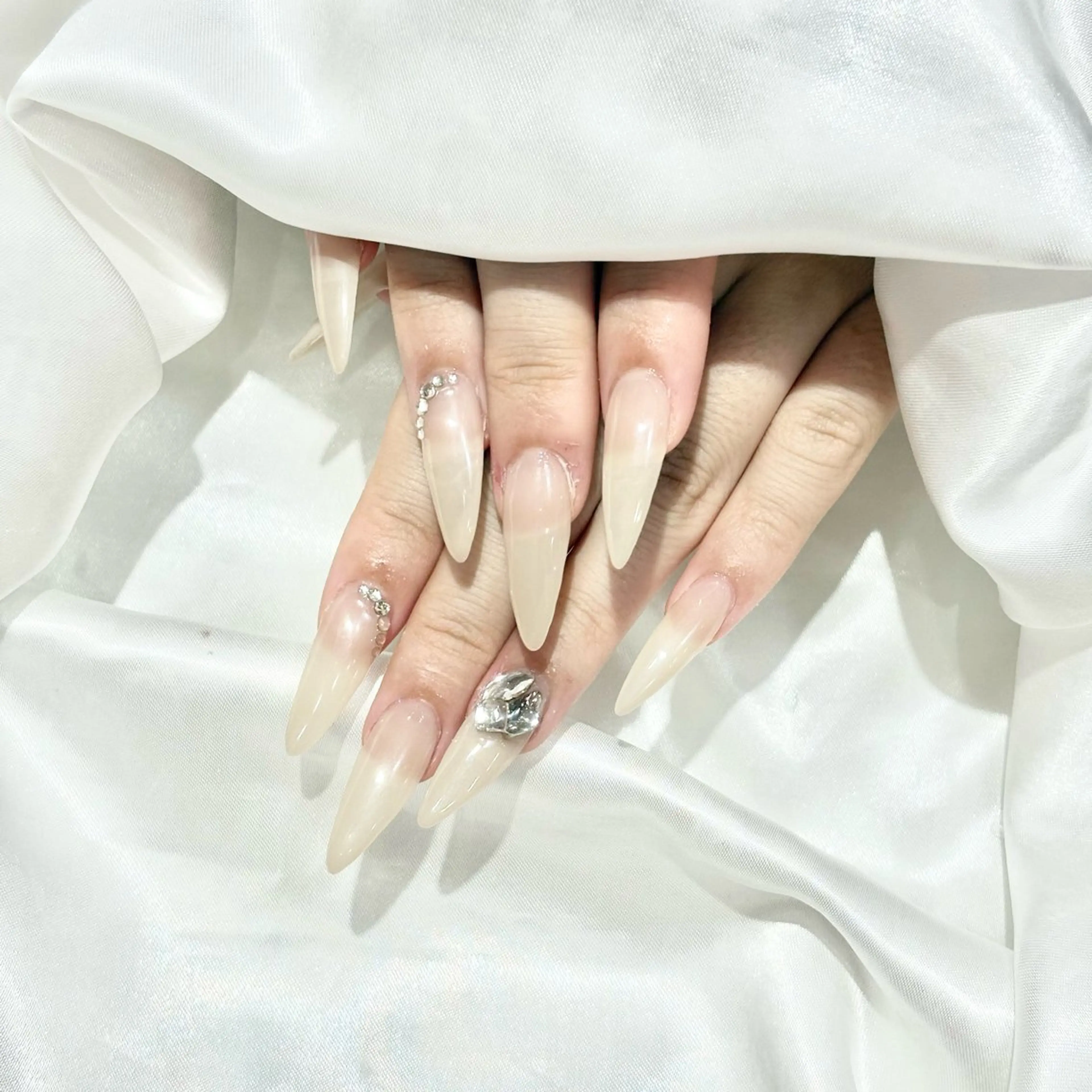 ネイル ハンドネイル WISTERIA sahoのネイルデザイン