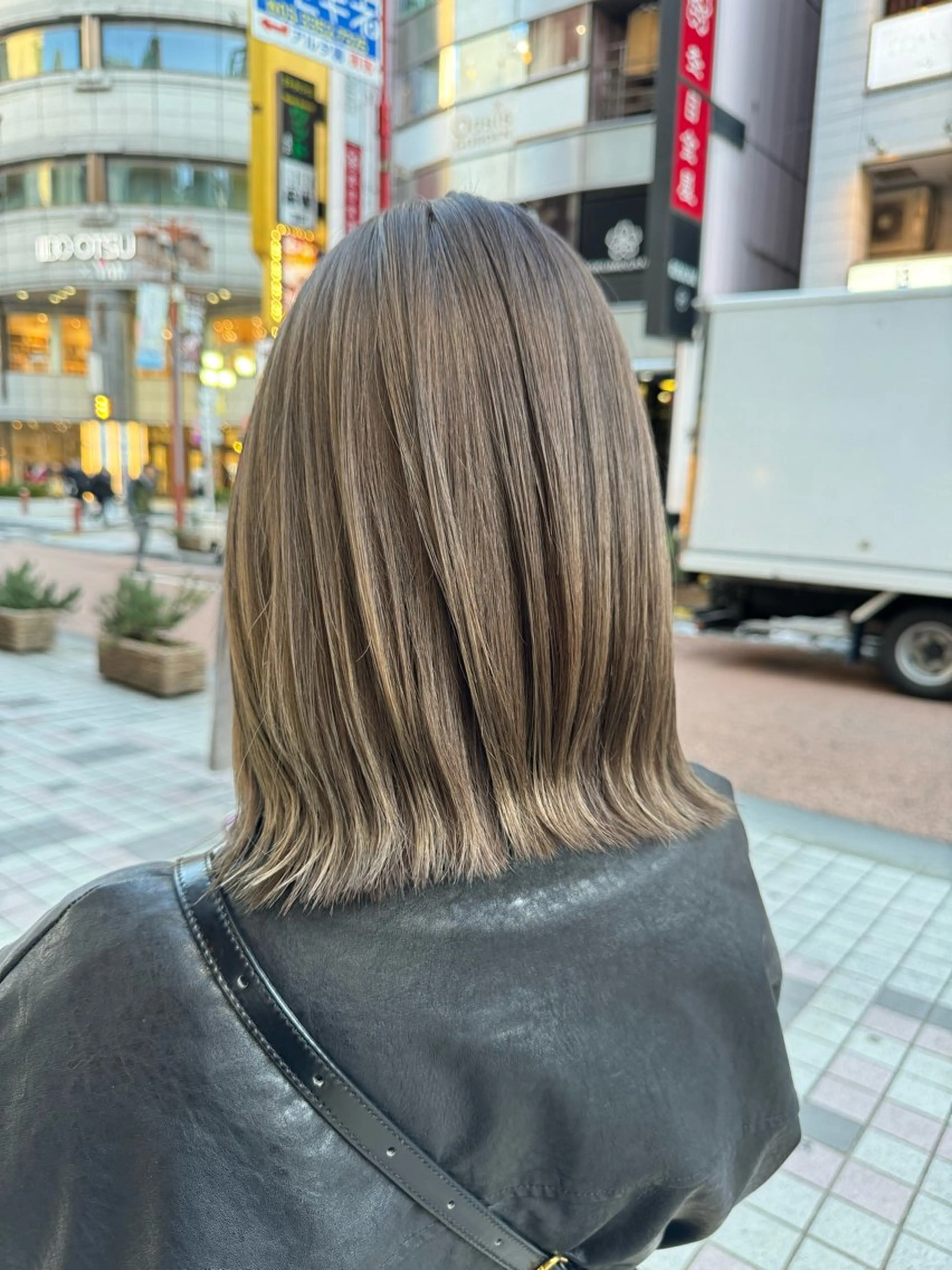 ミディアム 切りっぱなしボブ ボブ 外ハネヘア ヘアカラー トリートメント 👑最高級エクステ 👑新宿/タイセイのヘアスタイル