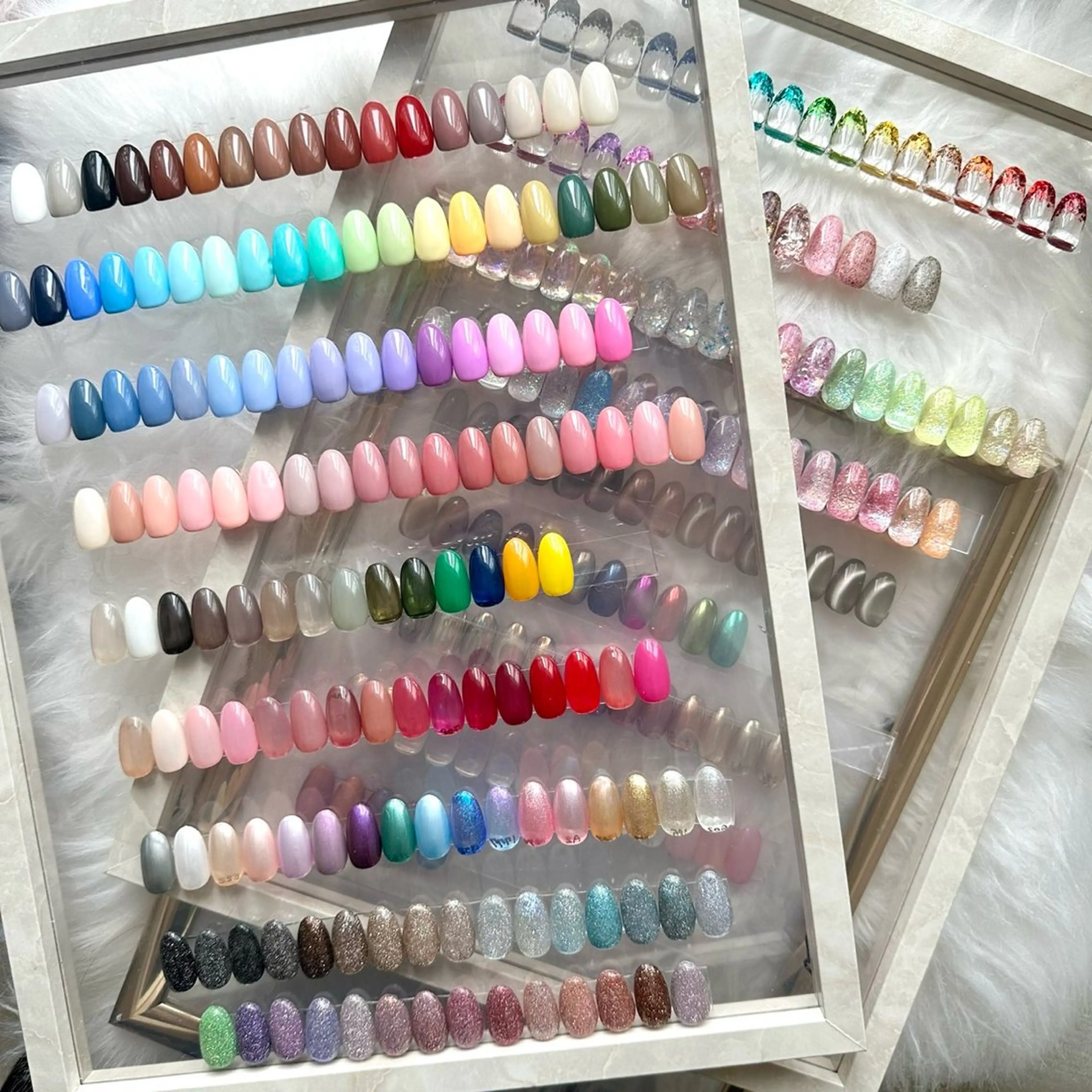 ネイル オーロラネイル マグネットネイル ミラーネイル ワンカラーネイル 【韓国・ワンホン】 BINEL 六本木店のネイルデザイン