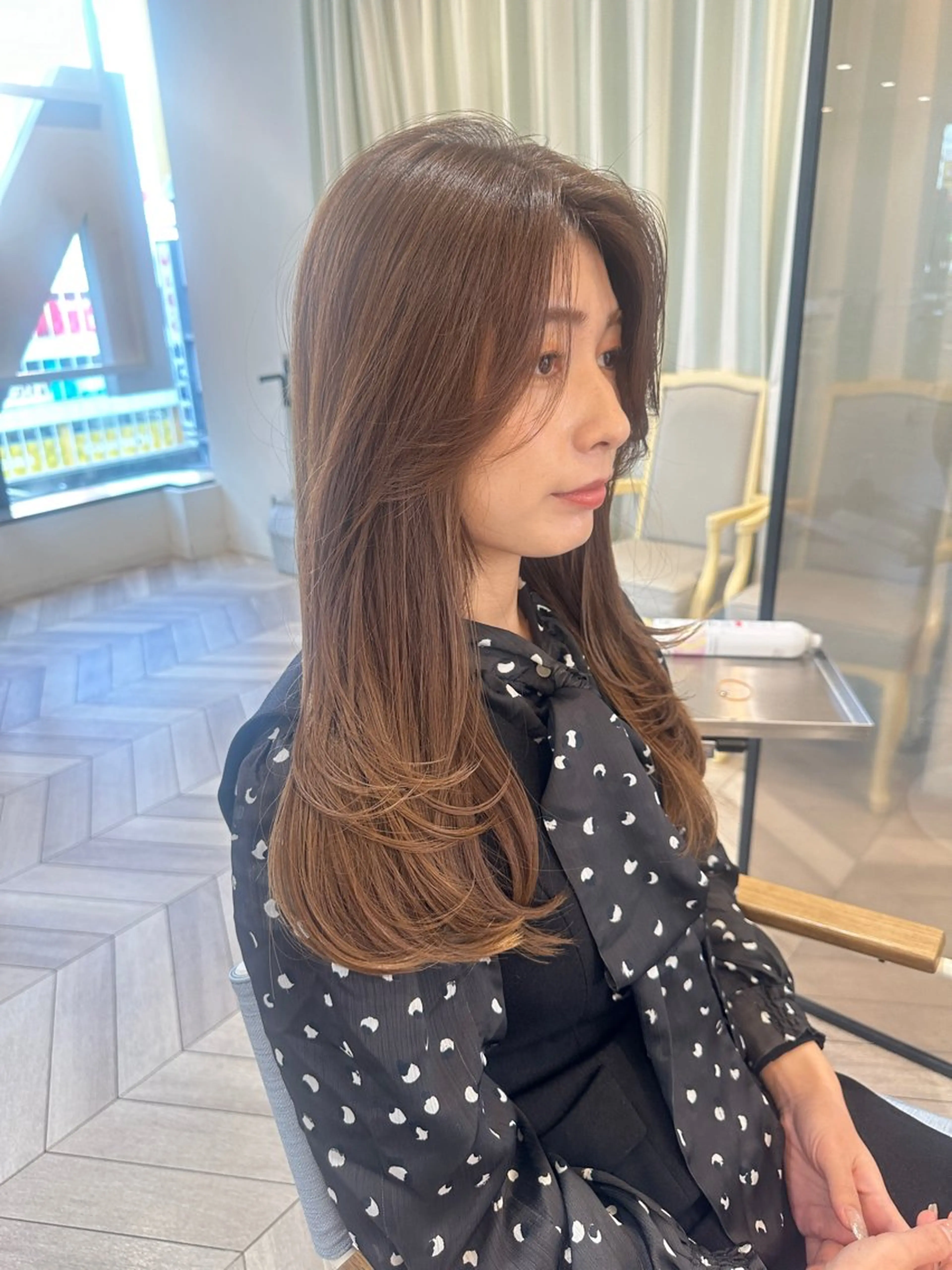 ロング カラー ベージュカラー ブリーチ ブリーチなしカラー レイヤーカット カット ヘアカラー 小顔レイヤー/ ベージュ🤍Rieのヘアスタイル