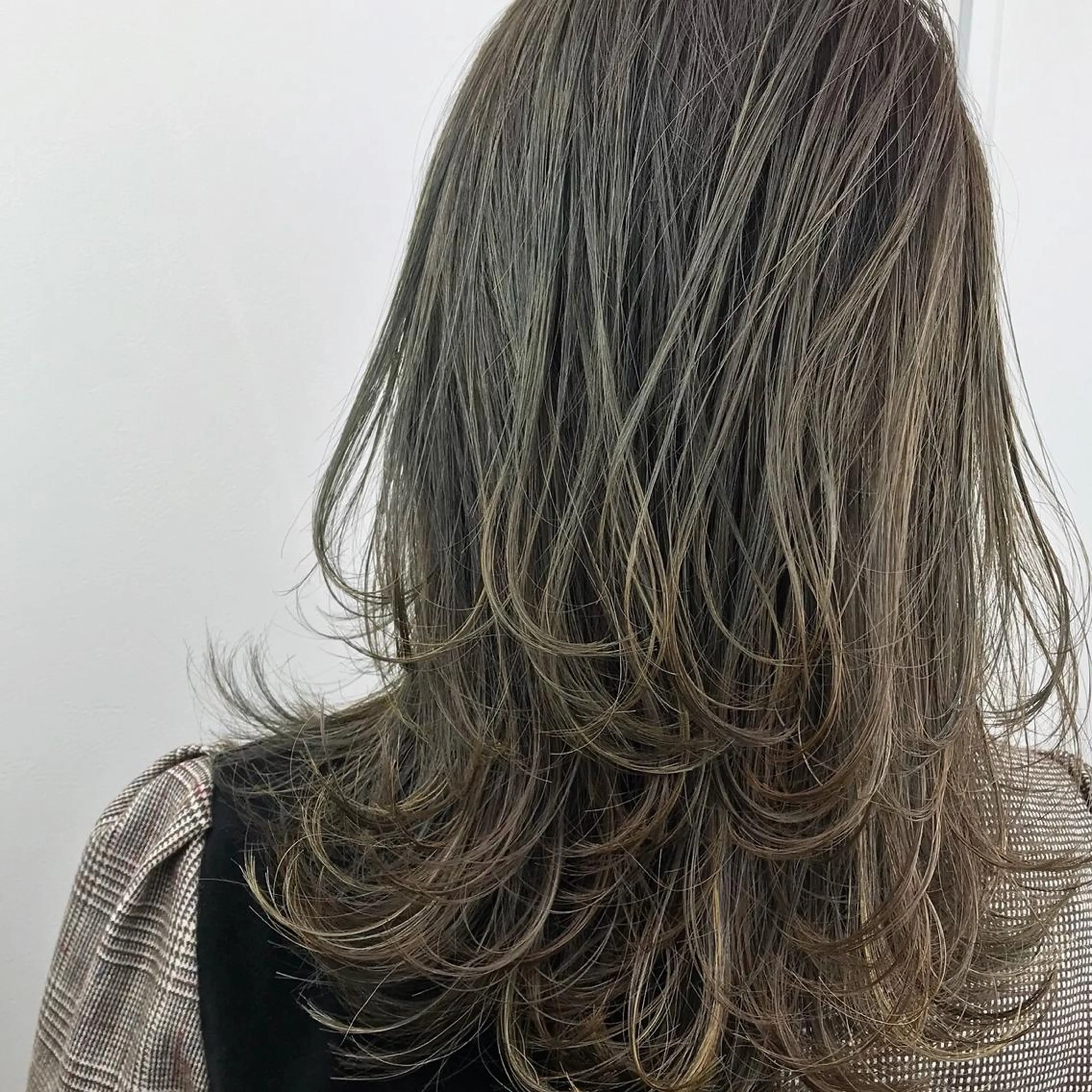 セミロング カット ヘアカラー トリートメント 酸性ストレート/ブリ ーチなし/中村 匠のヘアスタイル