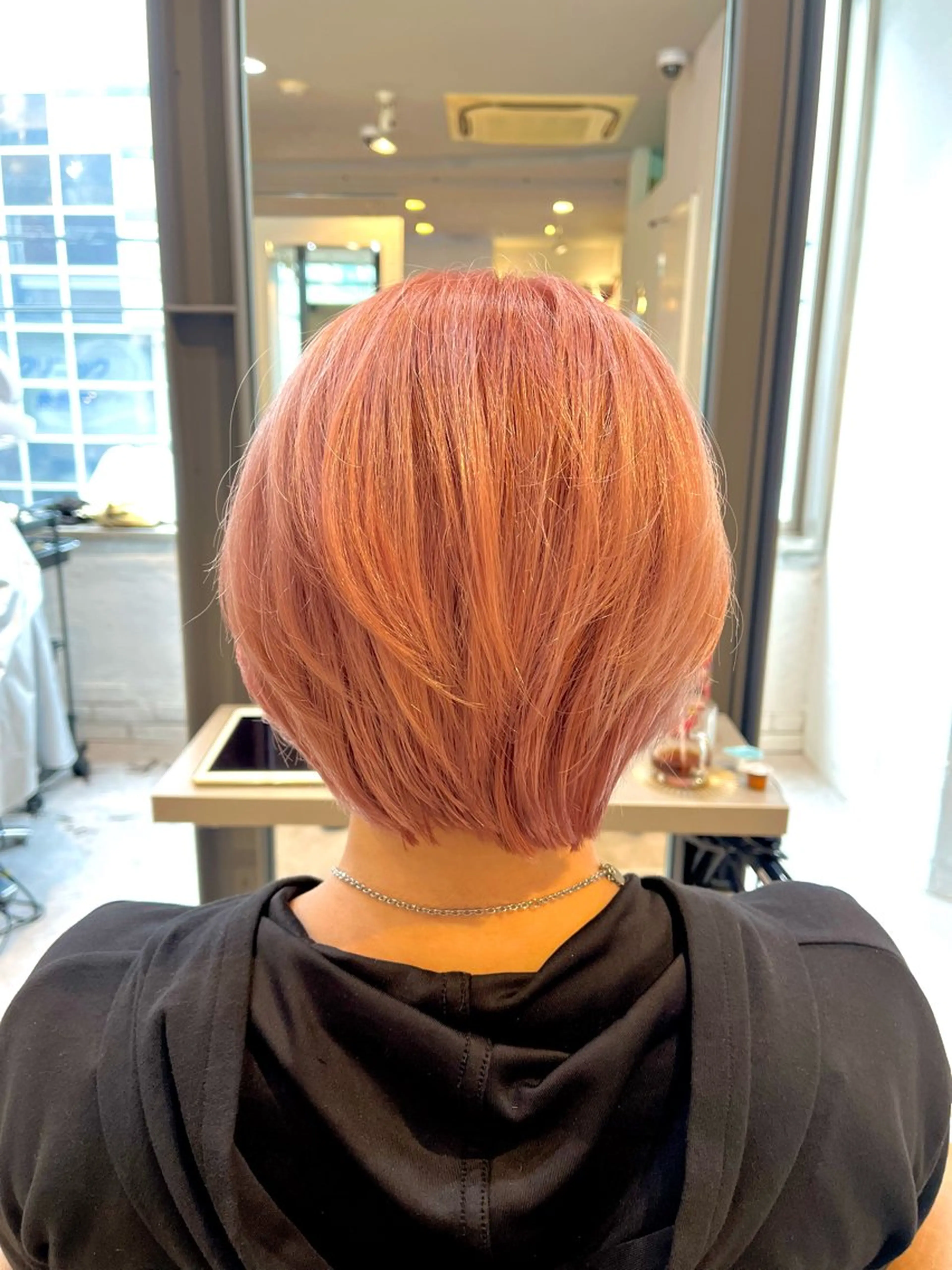 ショート カラー ヘアカラー うしだ かおるのヘアスタイル