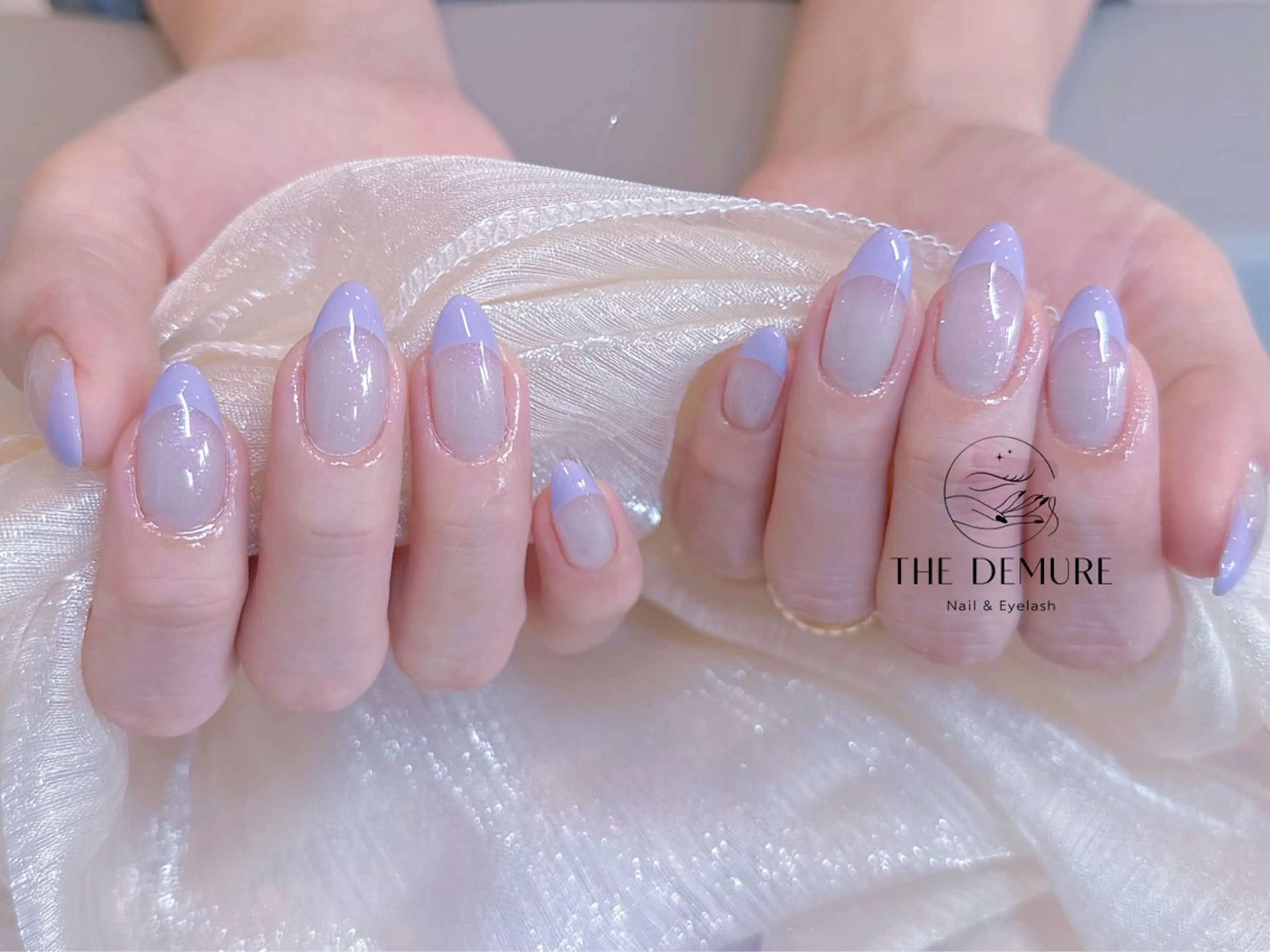ネイル アートネイル キラキラネイル 韓国ネイル 水色 ロングネイル ハンドネイル ハンドケア NailDemure 【銀座店】のネイルデザイン