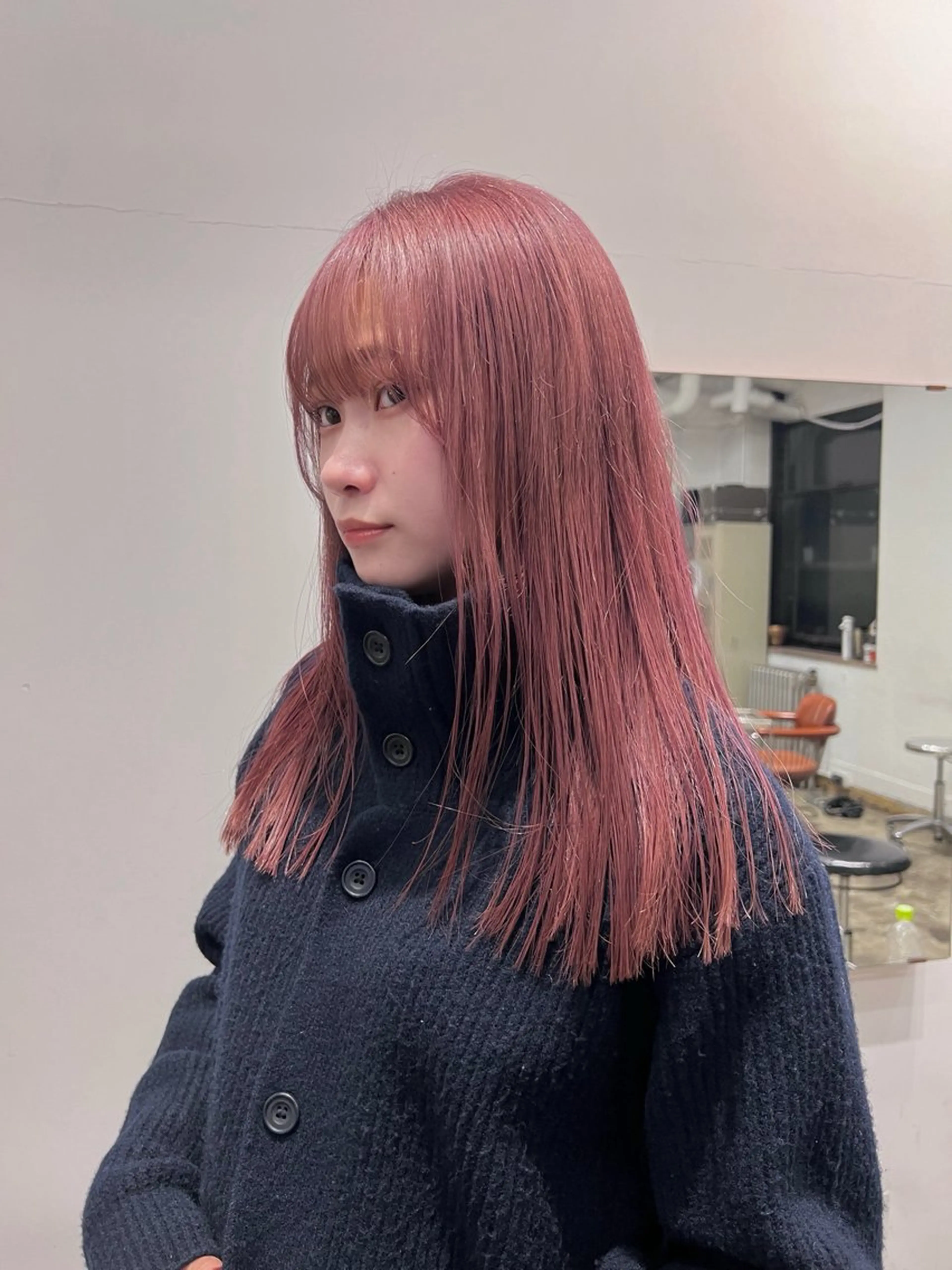 ロング カラー ブリーチ ピンクカラー ミタニ ナギサのヘアスタイル