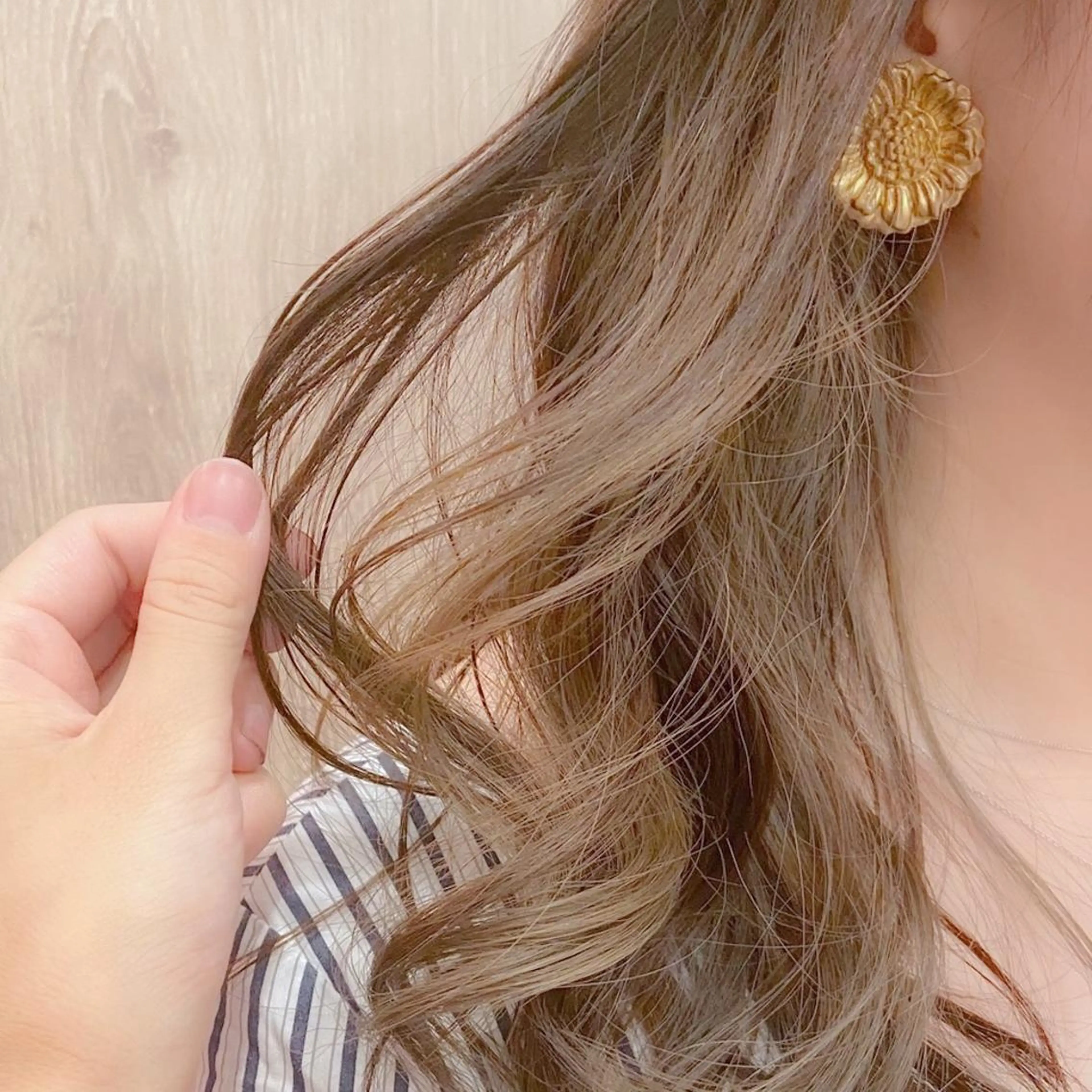 セミロング ハイライト 🎁LaBless 住ノ江(ラブレス)のヘアスタイル