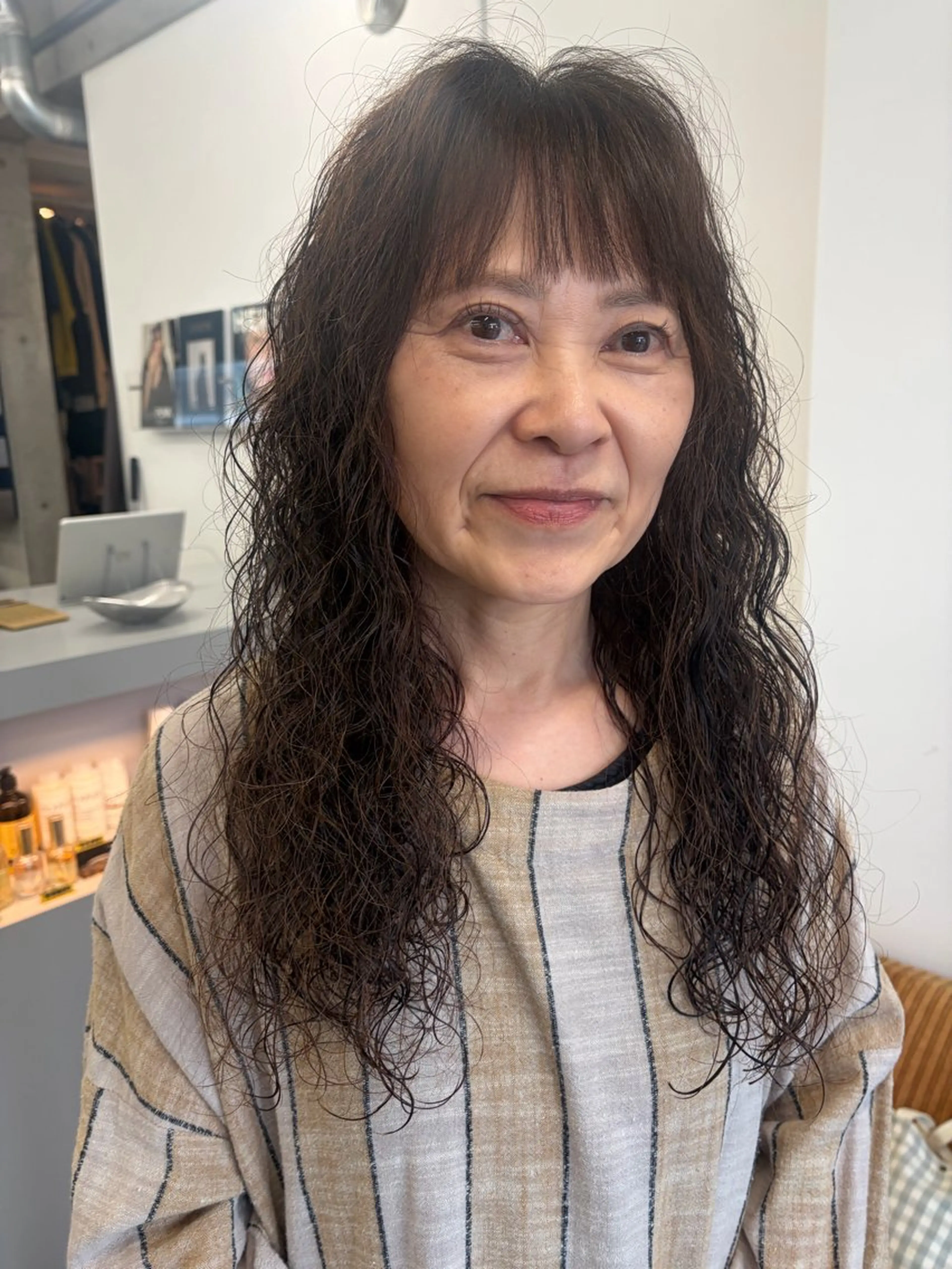 ロング パーマ レイヤーカット スパイラルパーマ カット パーマ トリートメント cana 札幌レイヤースタイルのヘアスタイル