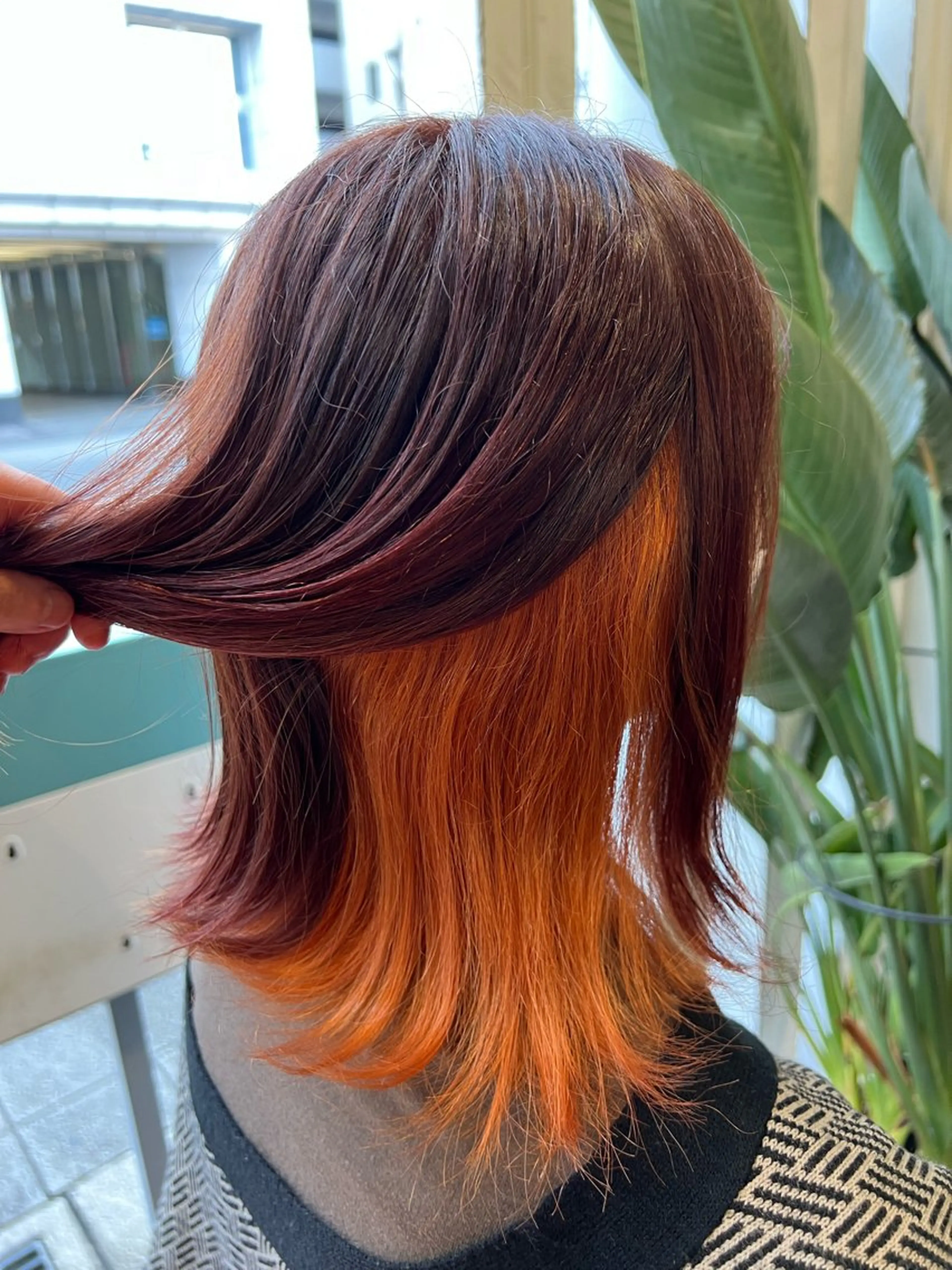 セミロング カラー ブリーチカラー🦖 岡部木乃夏のヘアスタイル
