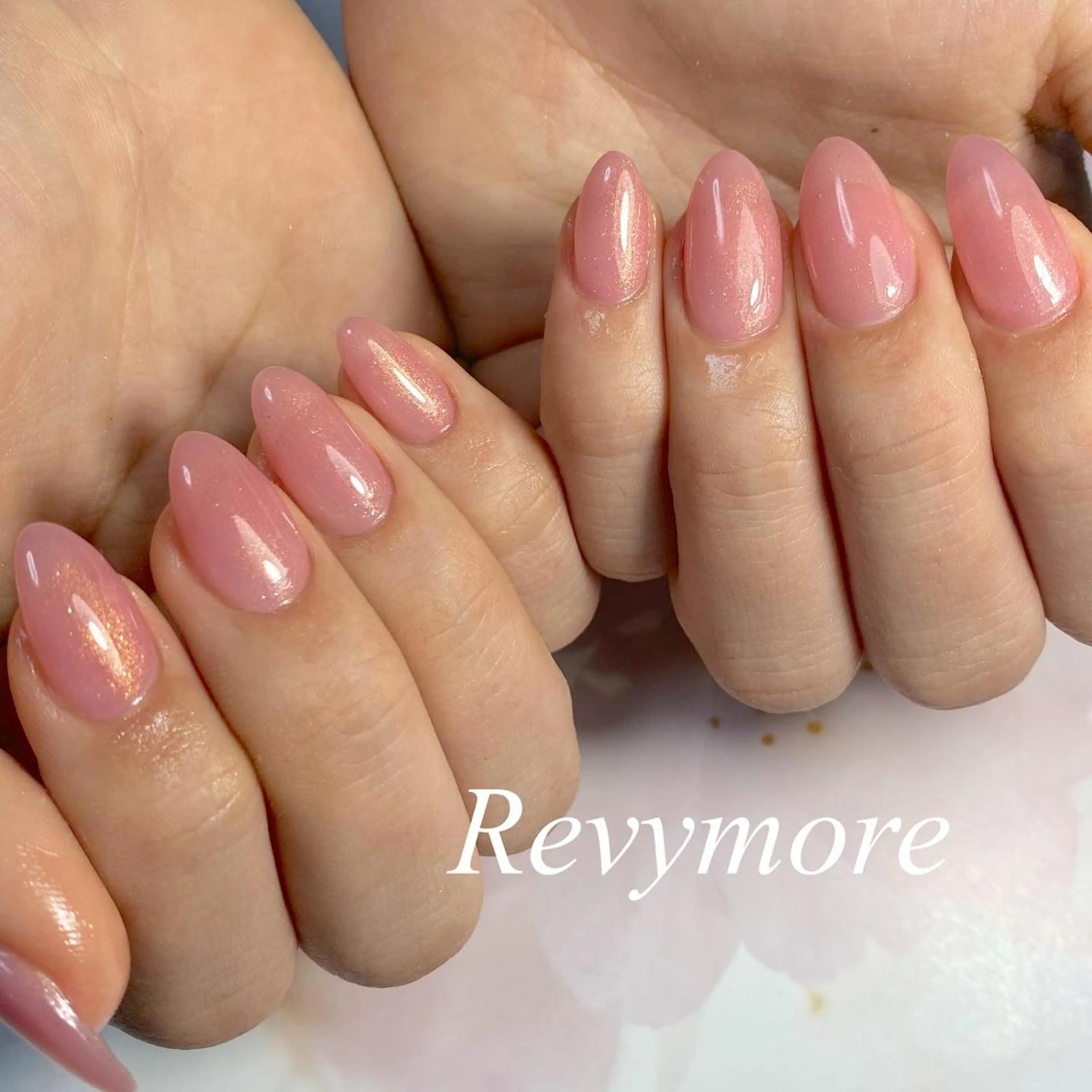 ミディアム ネイル ジェルネイル ニュアンスネイル オフィスネイル ワンカラーネイル ピンク nail salon Revymoreのネイルデザイン