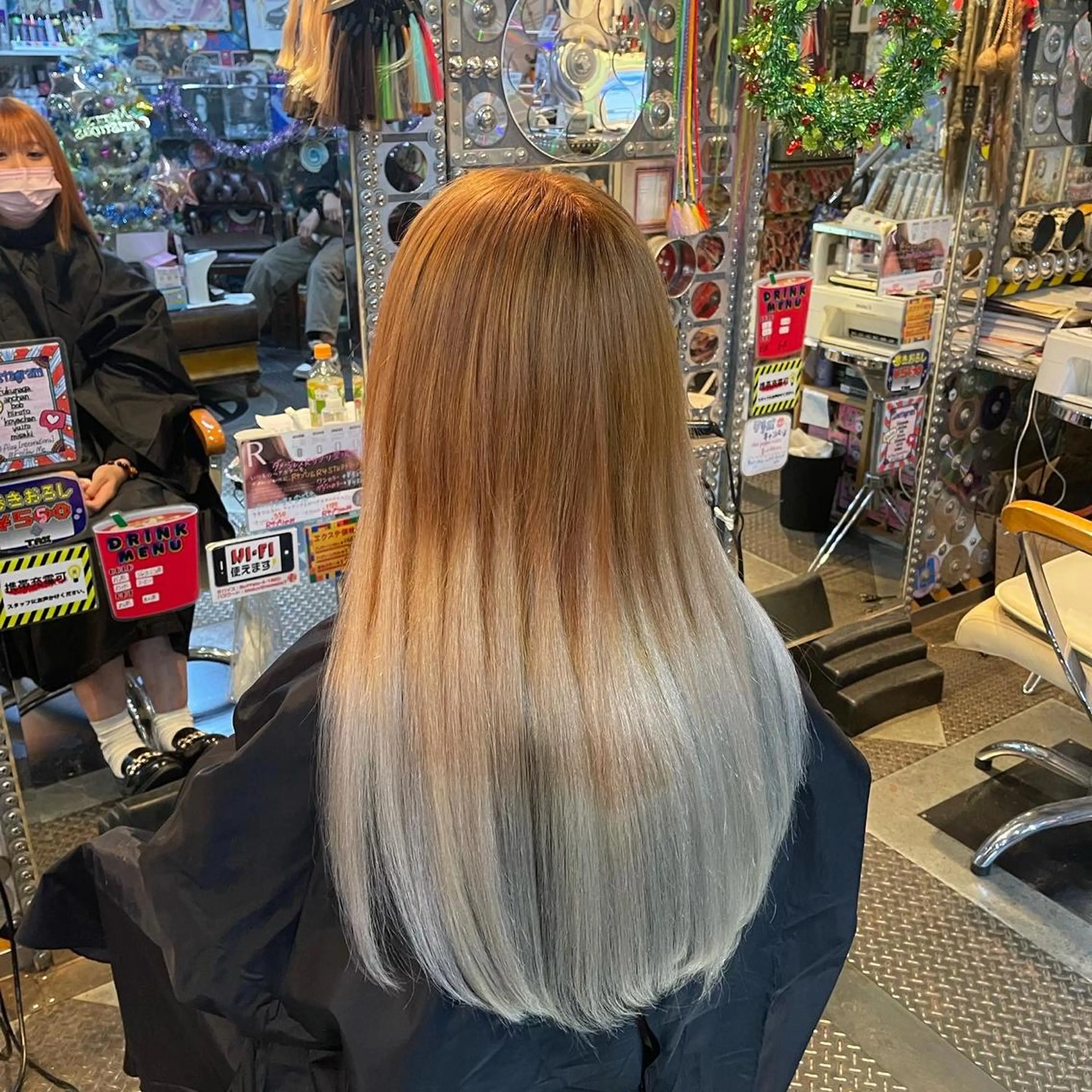 ロング カラー ヘアアレンジ 編み込みエクステ ブリーチ ケアブリーチ ハイトーンカラー エクステ 🌈派手髪エクステ ブレイズ🌈ひろとのヘアスタイル