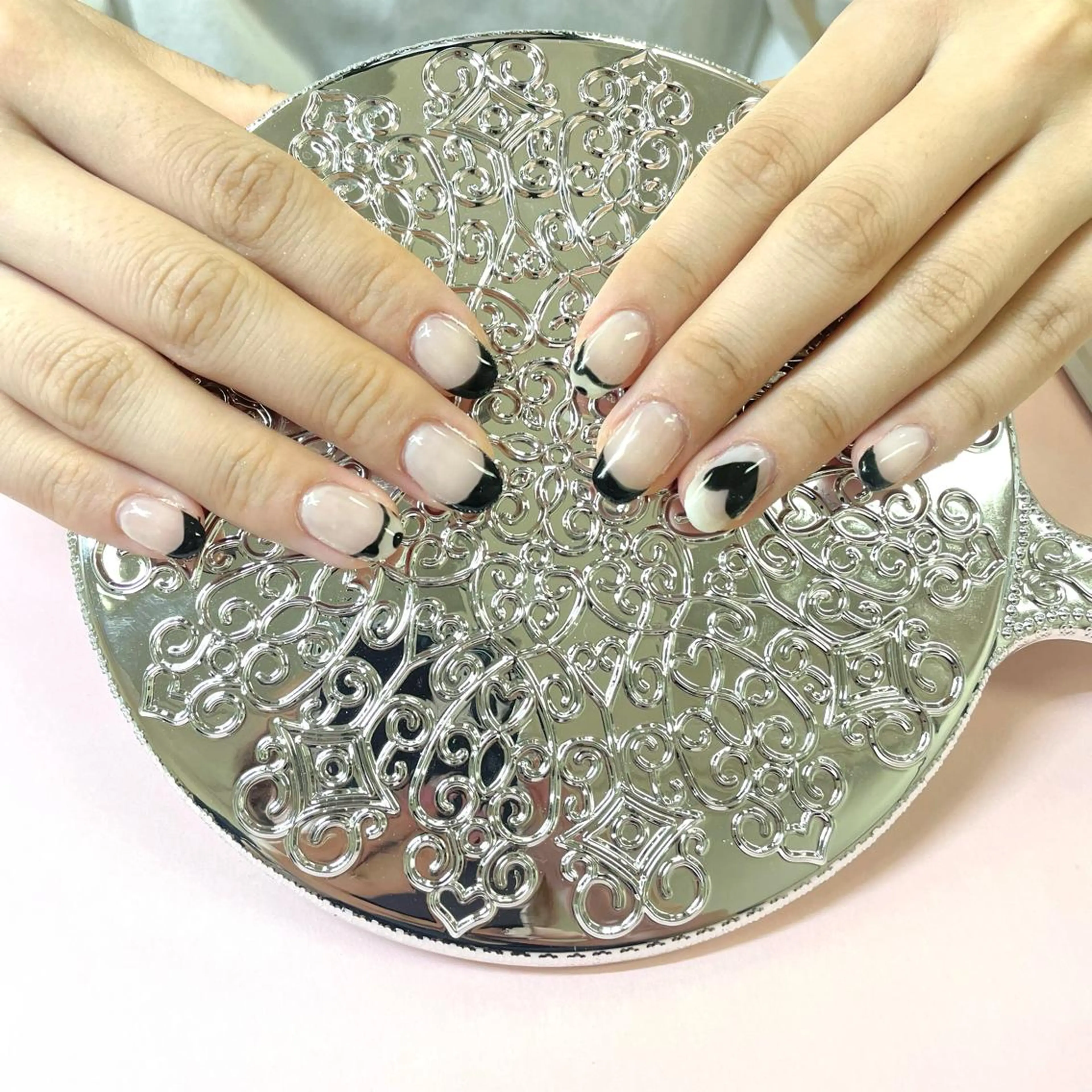 ネイル ハンドネイル 大阪福島韓国束感まつ げ Sayaka🤍のマツエク・マツパデザイン