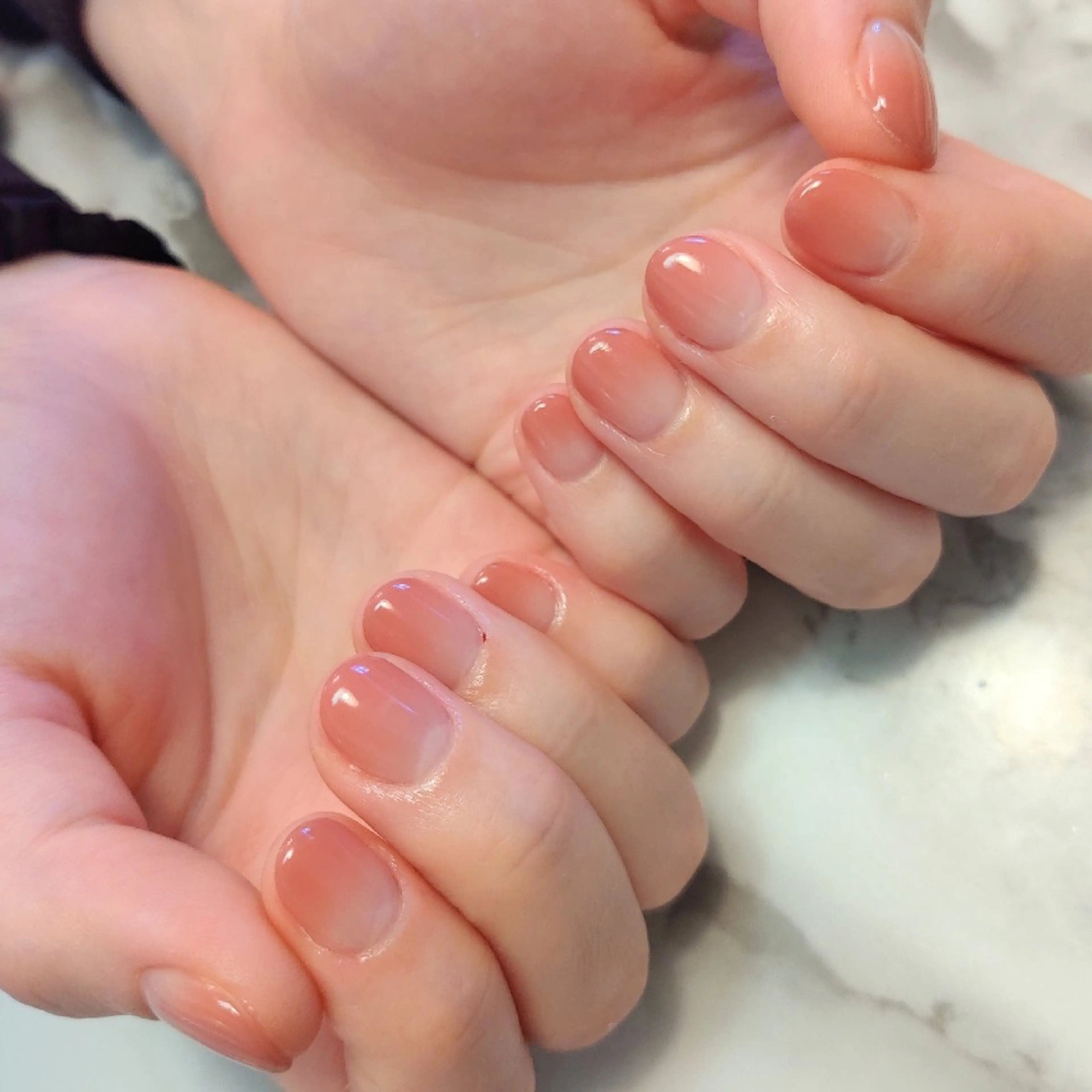 ネイル グラデーション ジェヌインネイル 河内のネイルデザイン