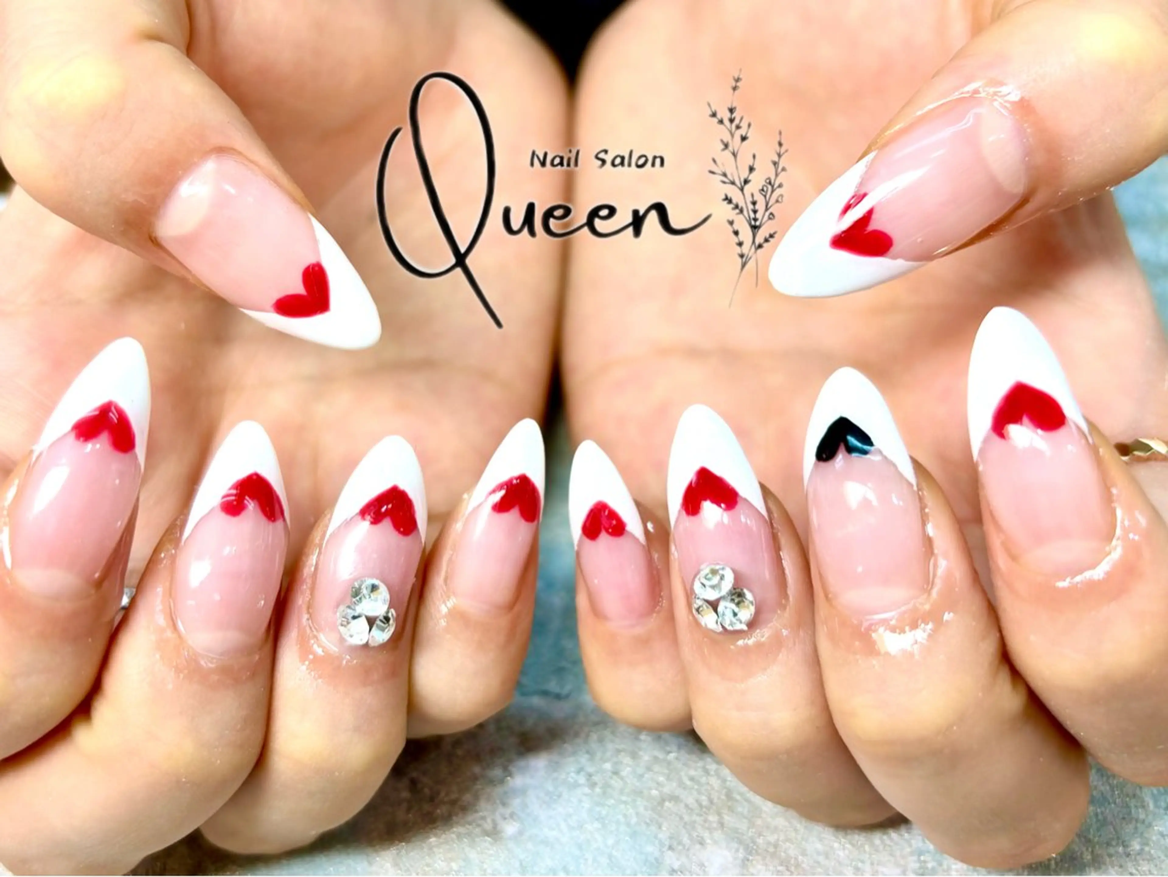 ネイル Queennail 北堀江megumiのネイルデザイン