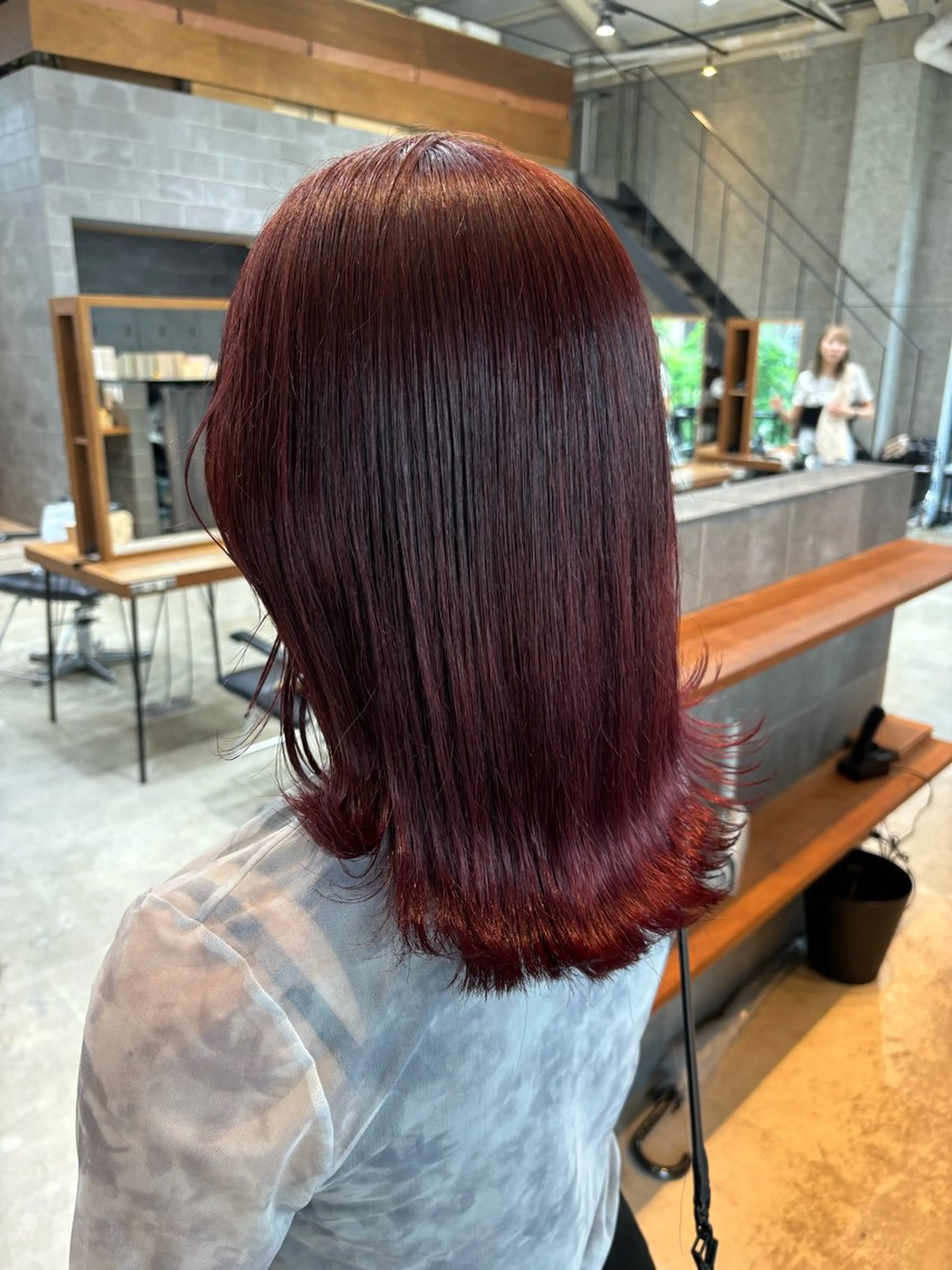 ミディアム カラー ヘアアレンジ ブリーチ ブラウンカラー レッドカラー レッドブラウン カット ヘアカラー トリートメント ヘッドスパ ヘアセット 押切 響 のヘアスタイル