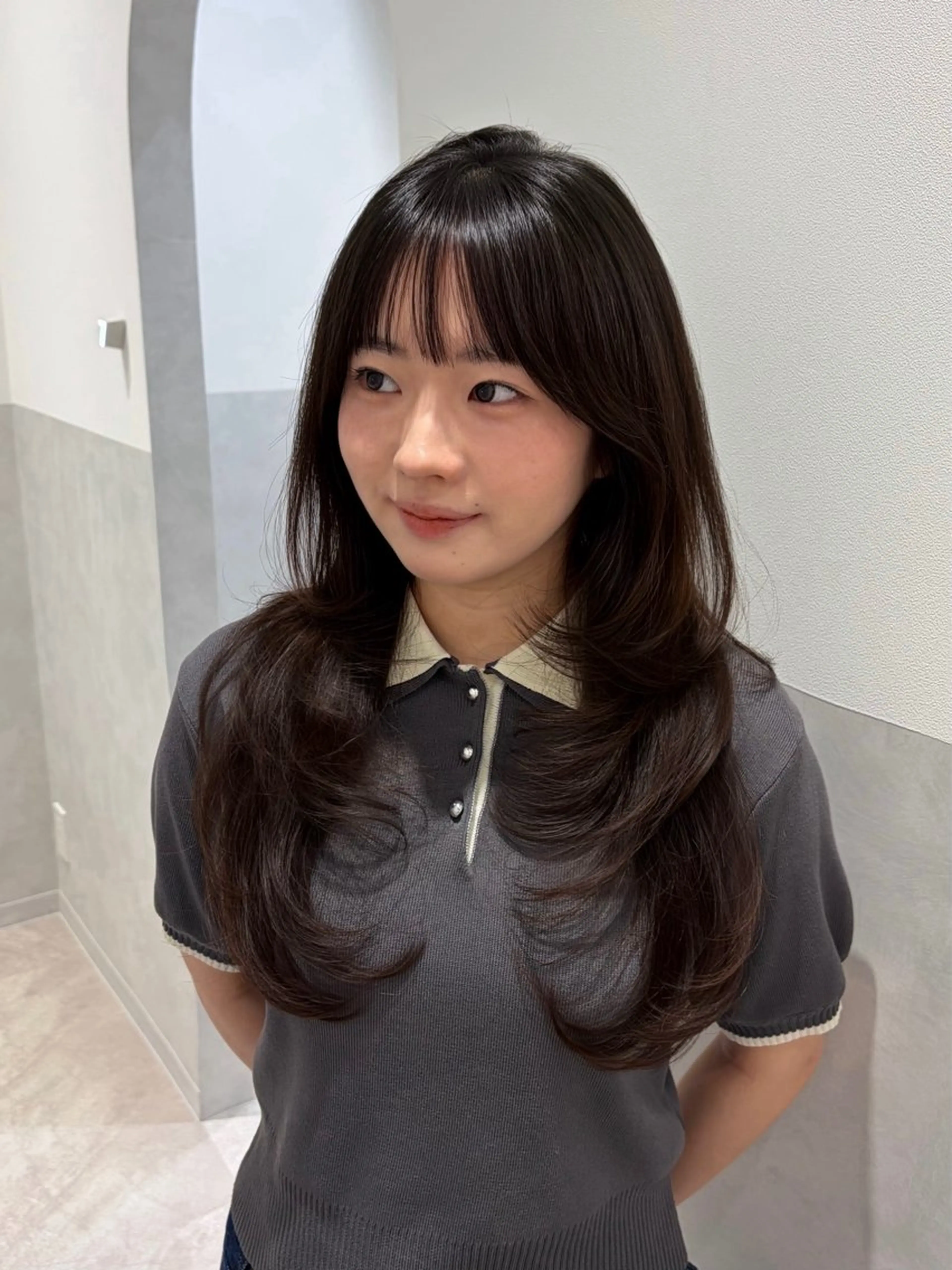 セミロング カラー カット ヘアカラー トリートメント AYANO ／レイヤー／オリーブのヘアスタイル