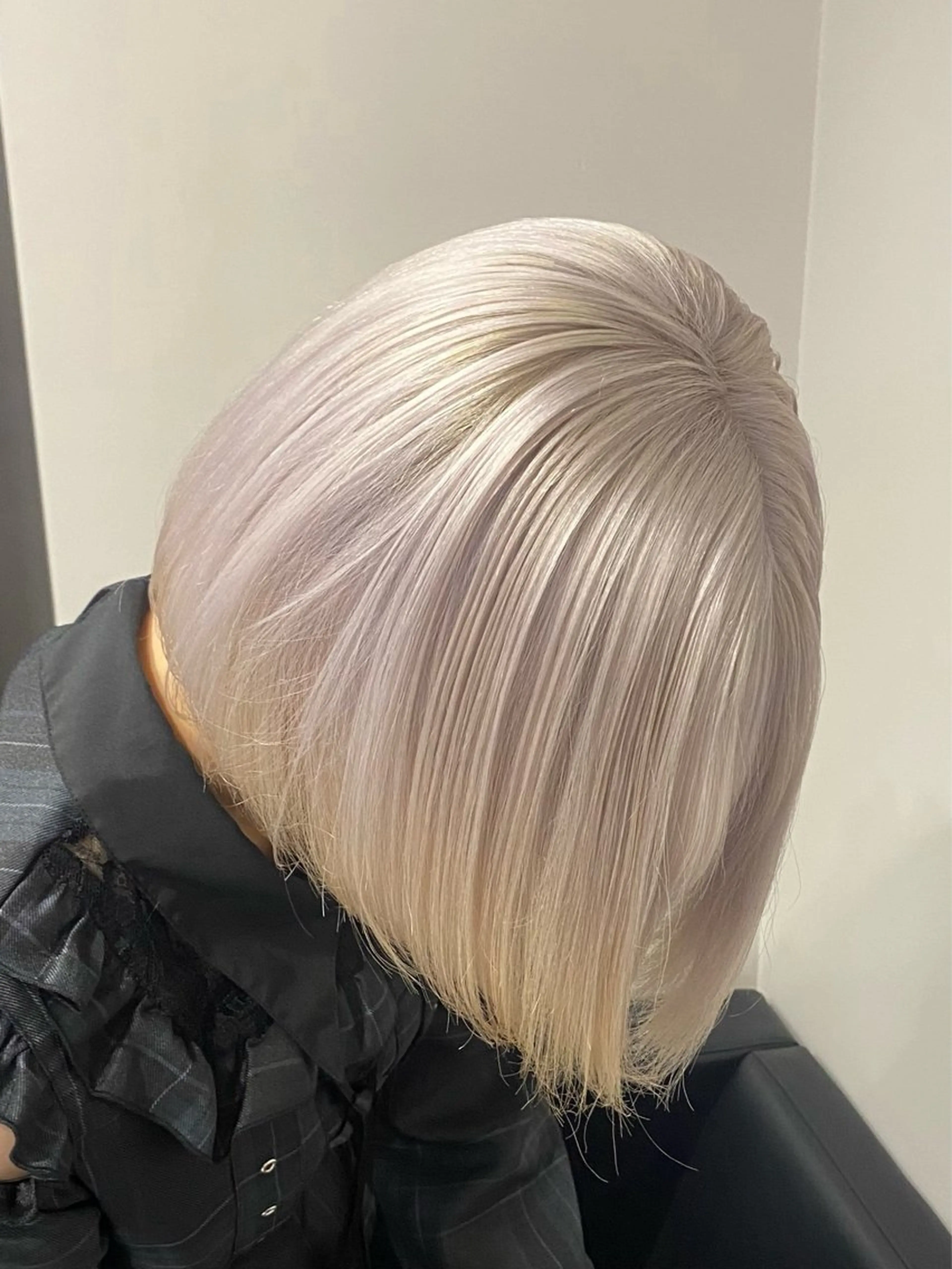 ミディアム レイヤー・ブリーチ kiyotoshiのヘアスタイル