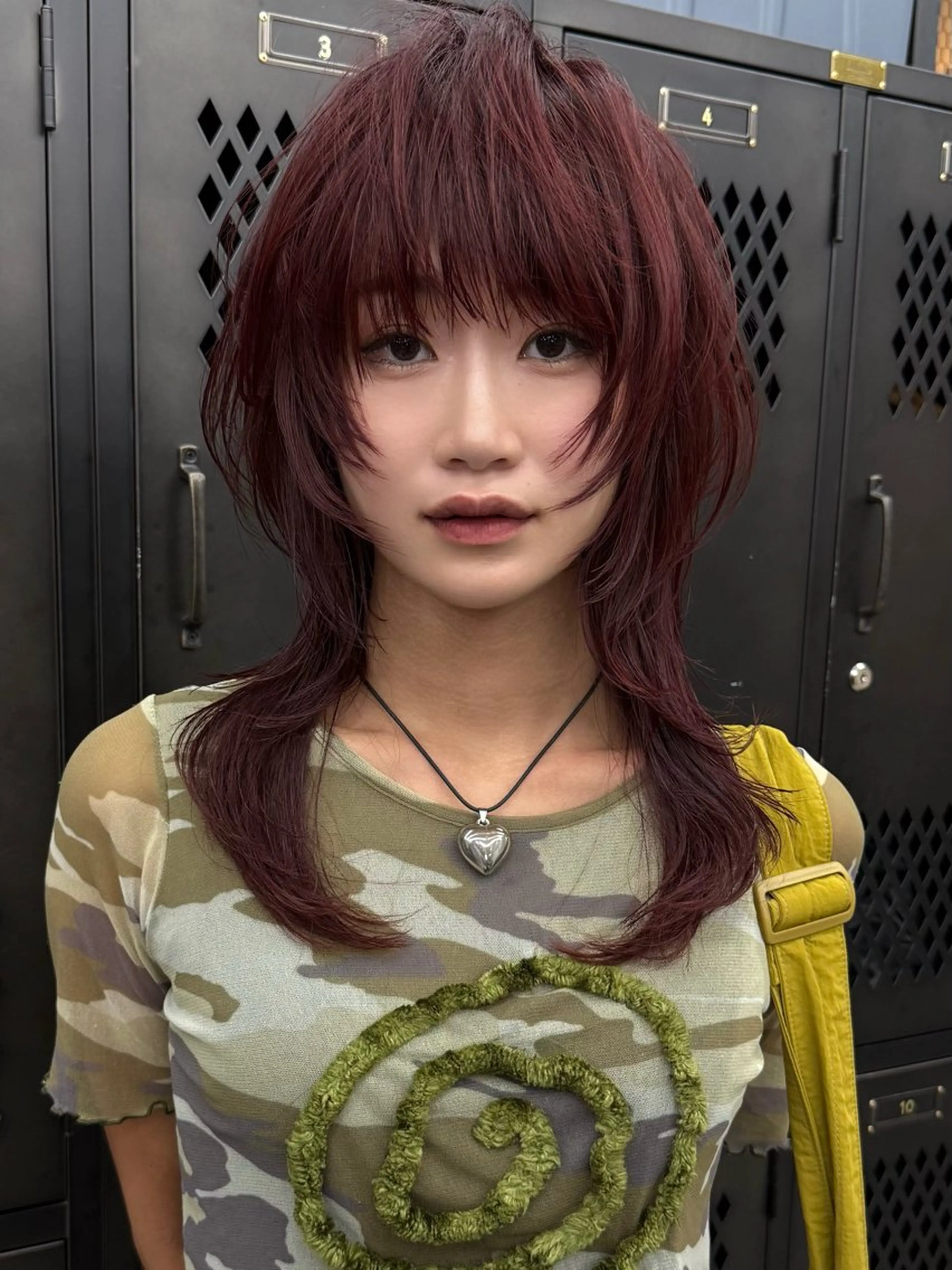 ミディアム カラー イツク ⚡️ ルーツ/ハイトーンのヘアスタイル