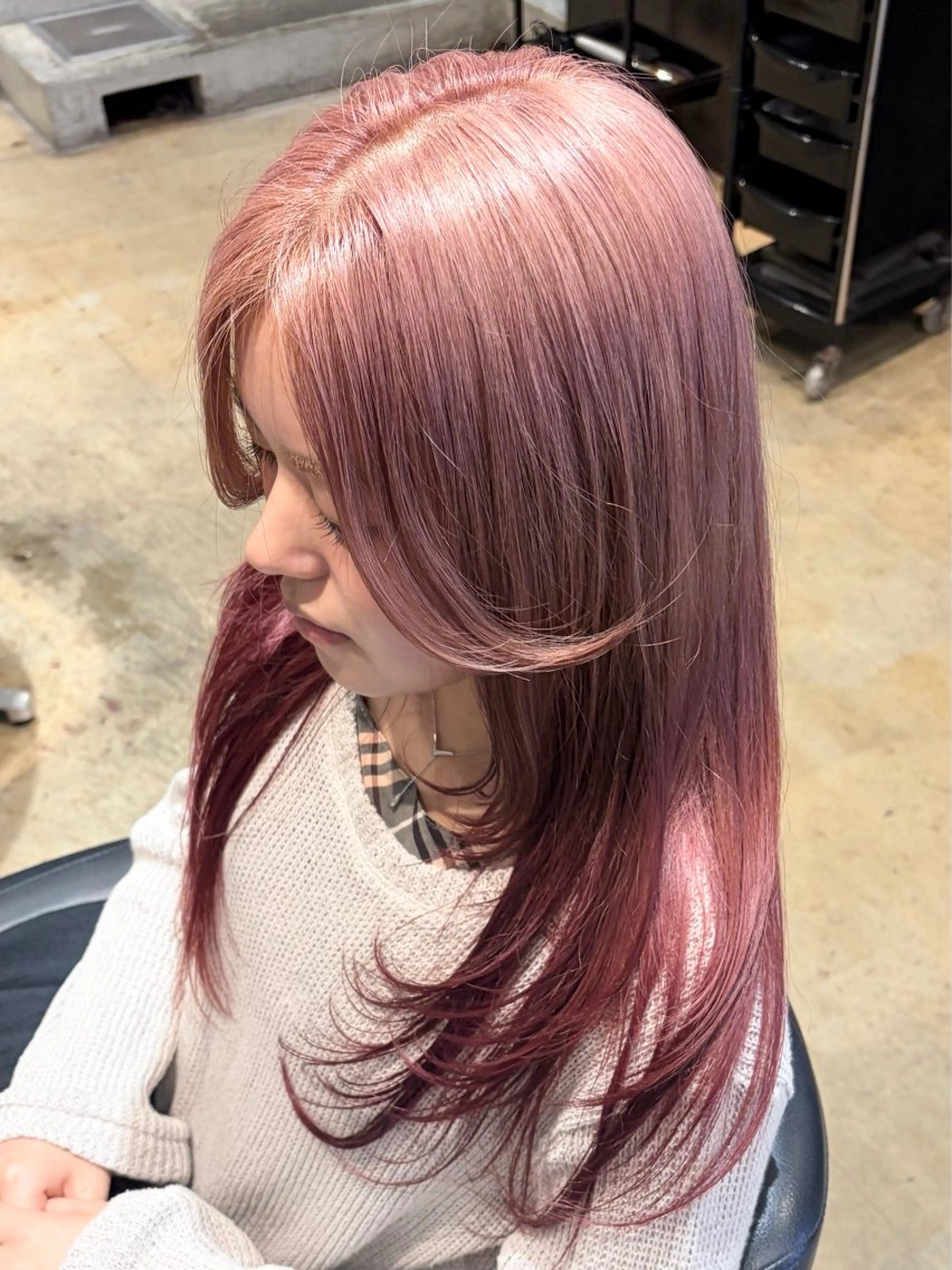 ロング カラー グラデーションカラー ピンクカラー ヘアカラー みわ/博多 ブリーチ/メンズヘアのヘアスタイル