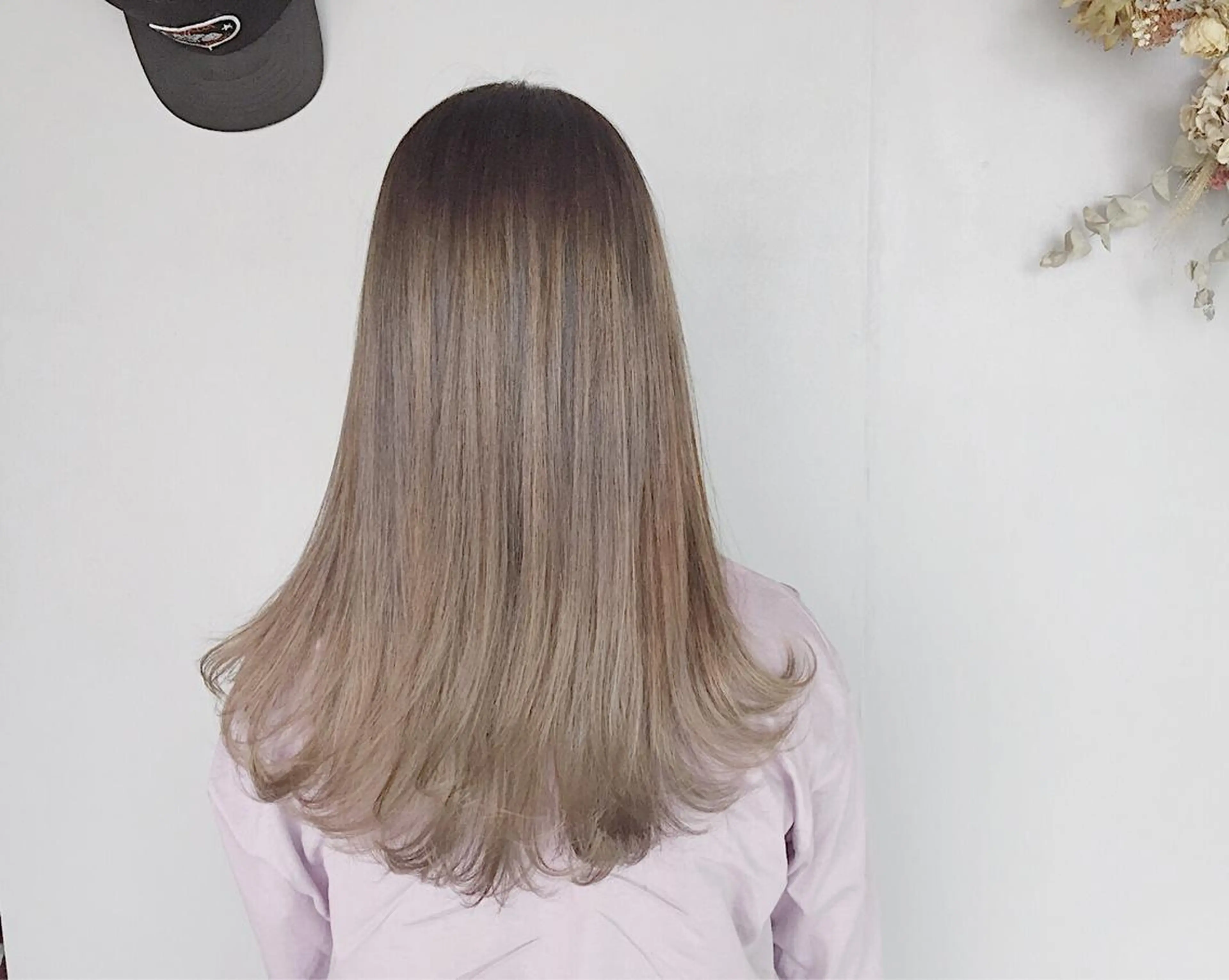 セミロング カラー VIRETTA 【ヴィレッタ】のヘアスタイル