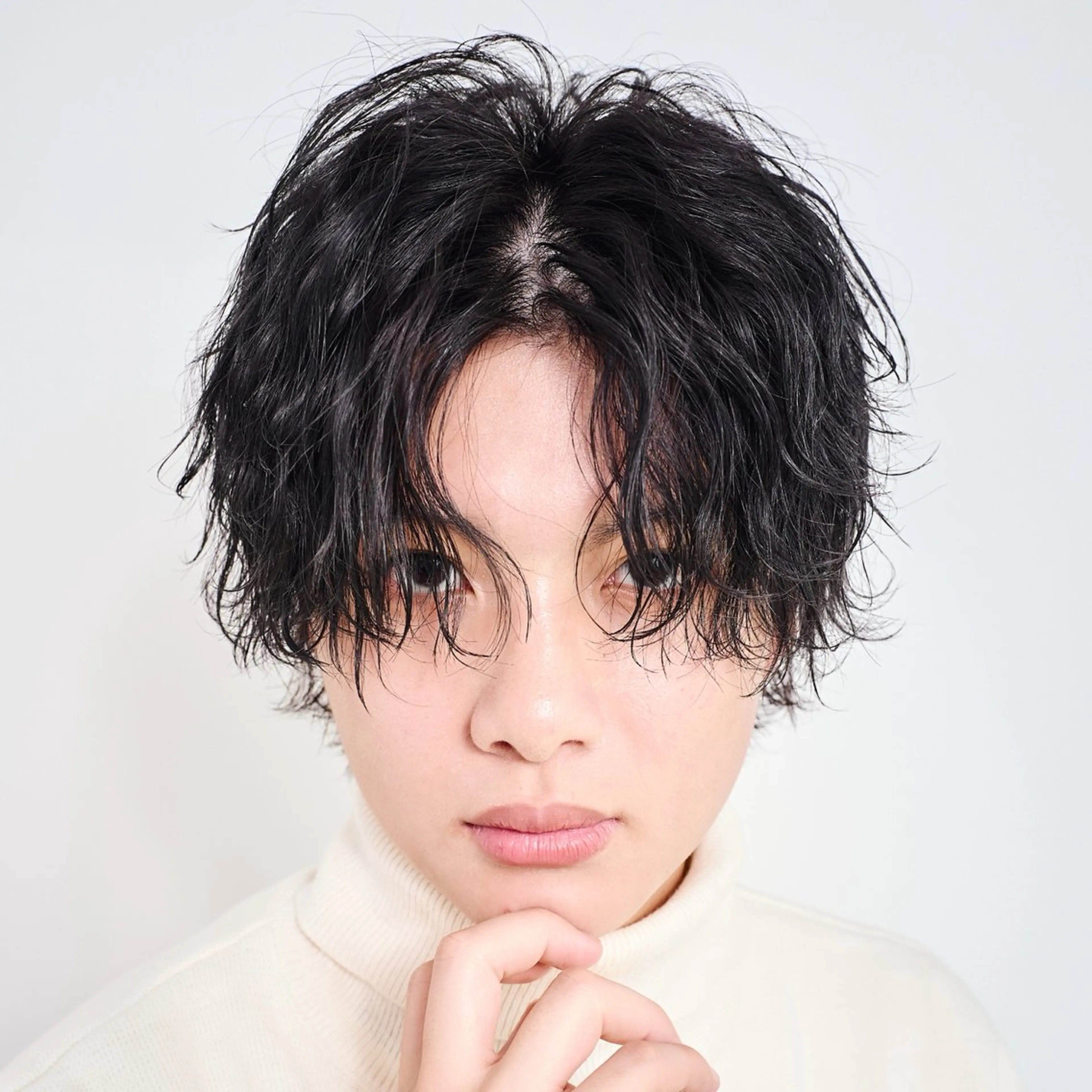 ミディアム パーマ メンズ センターパート 似合せ/結べる レイヤー/遼祐のヘアスタイル