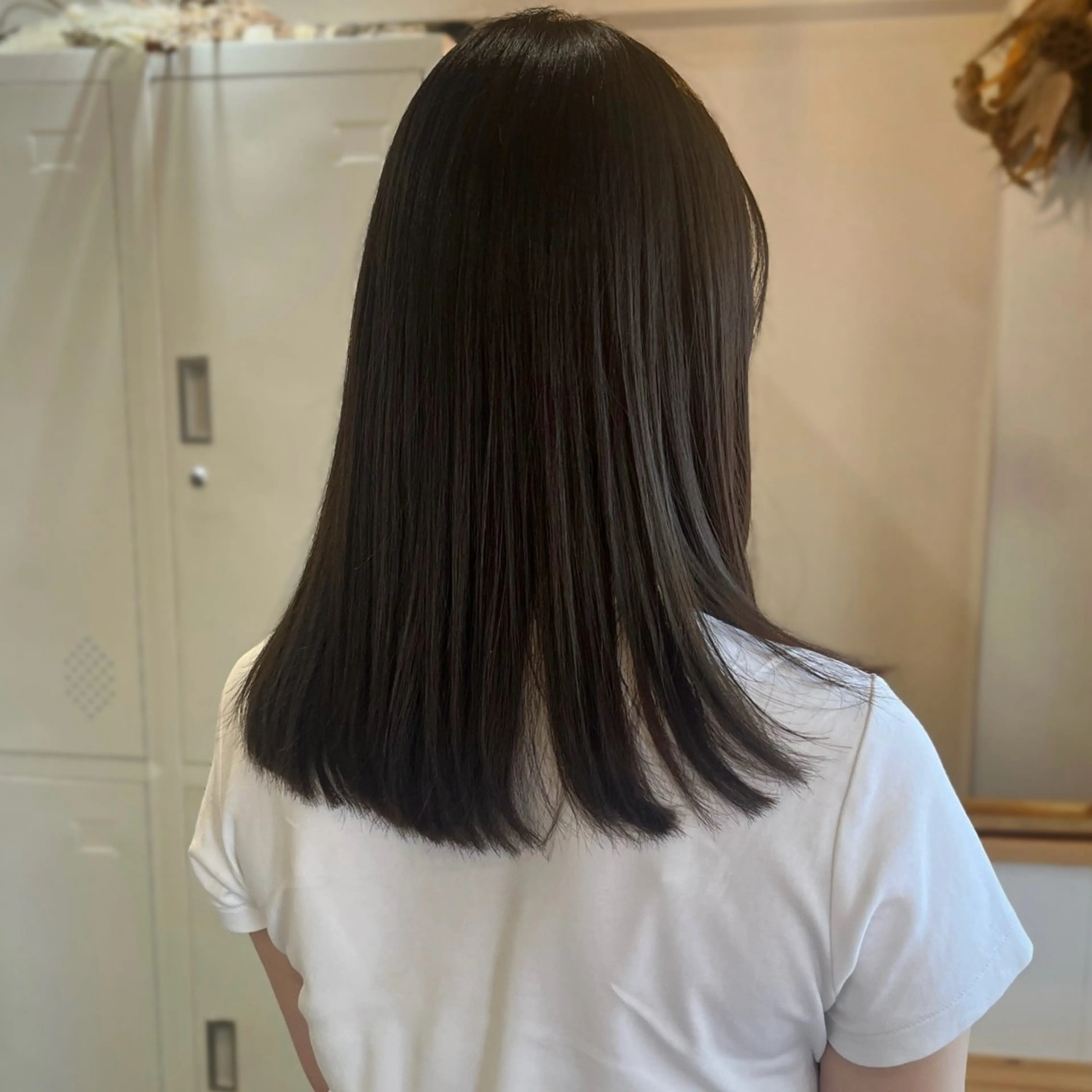 ミディアム カラー グレージュ オリーブグレージュ オリーブグレー カット ヘアカラー トリートメント ボブ/透明感カラー /坂口恵梨子のヘアスタイル