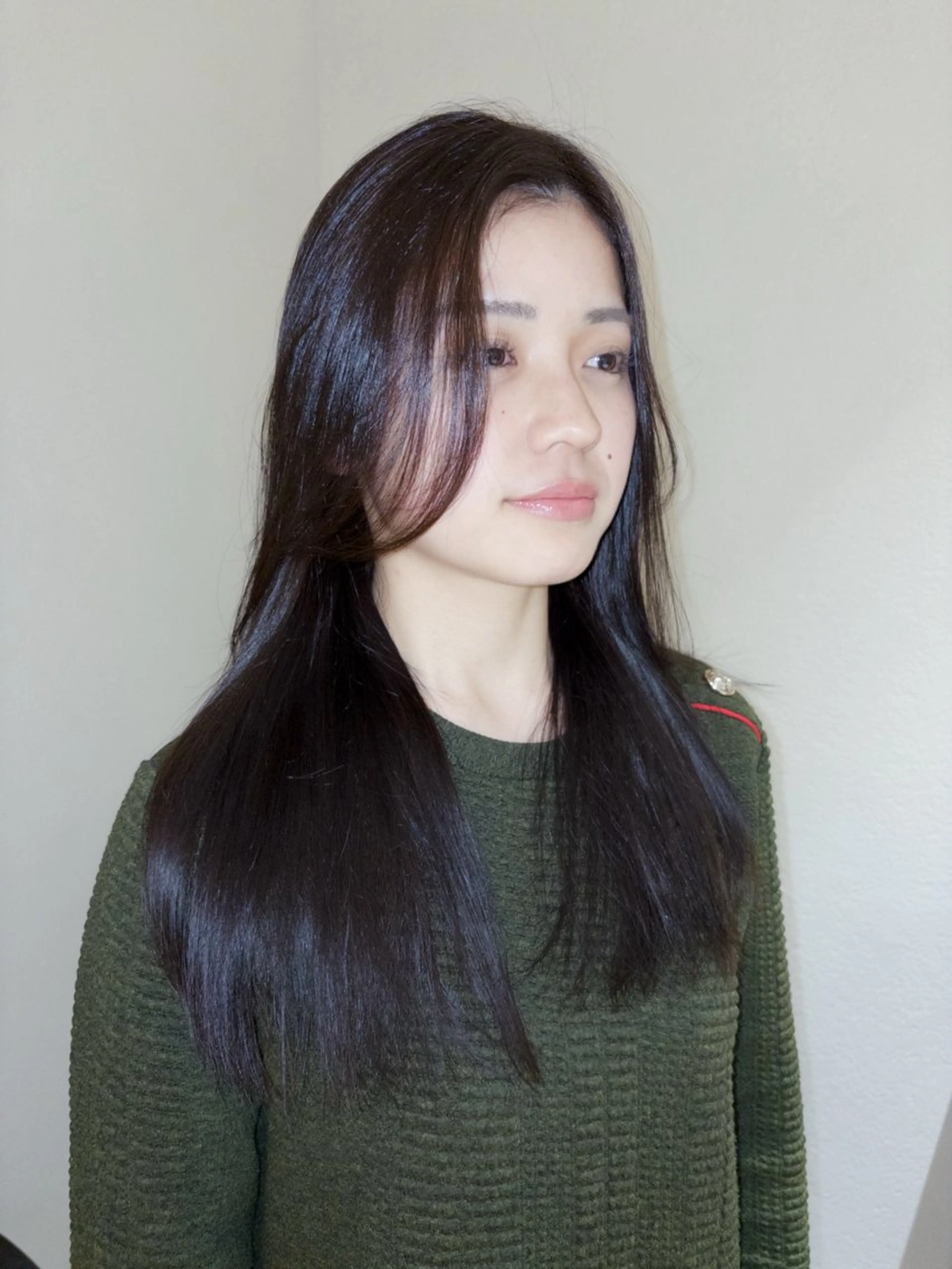 セミロング カラー yiye shioriのヘアスタイル