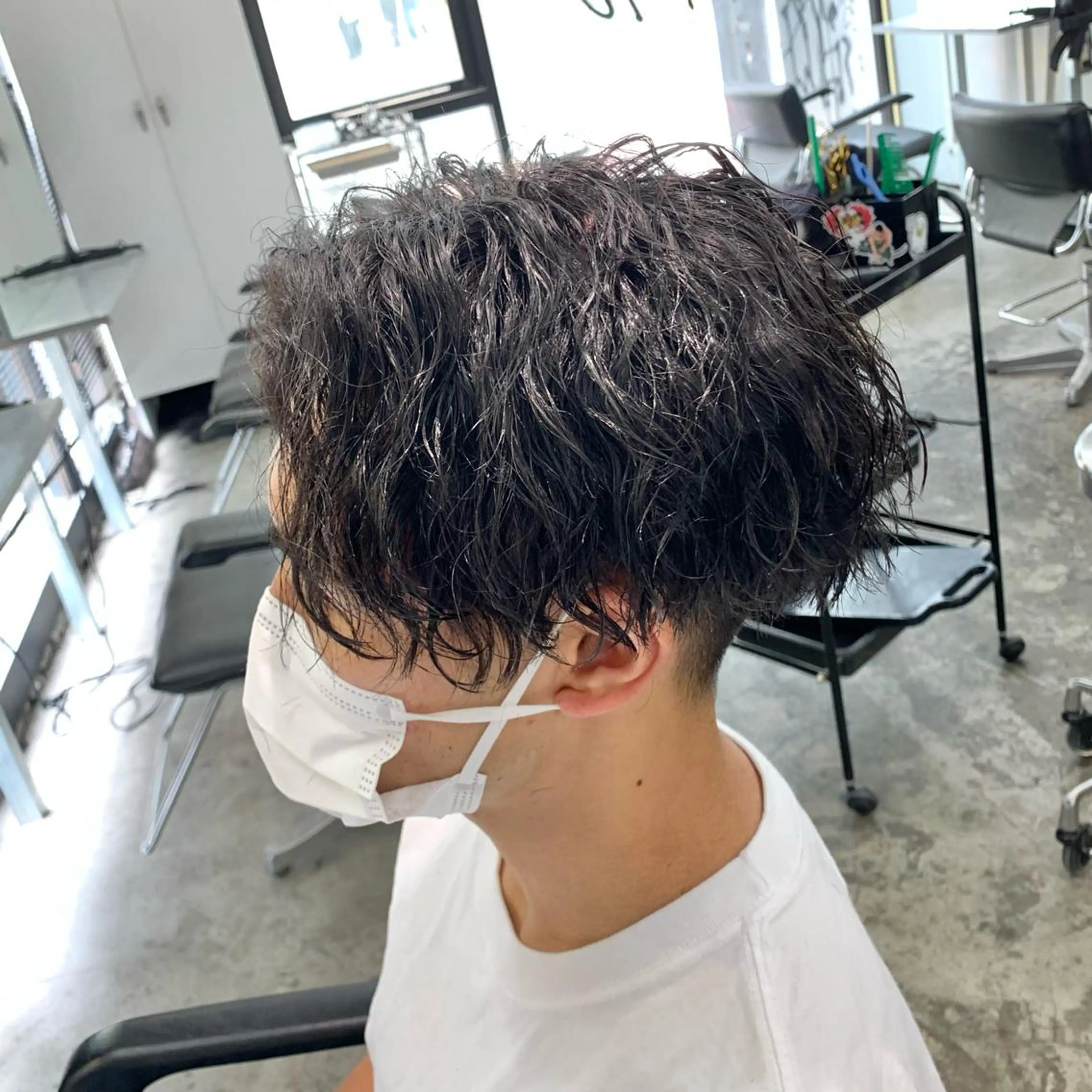 ショート パーマ メンズ センターパート カット パーマ メンズ特化美容師/ 藤戸 椋のヘアスタイル