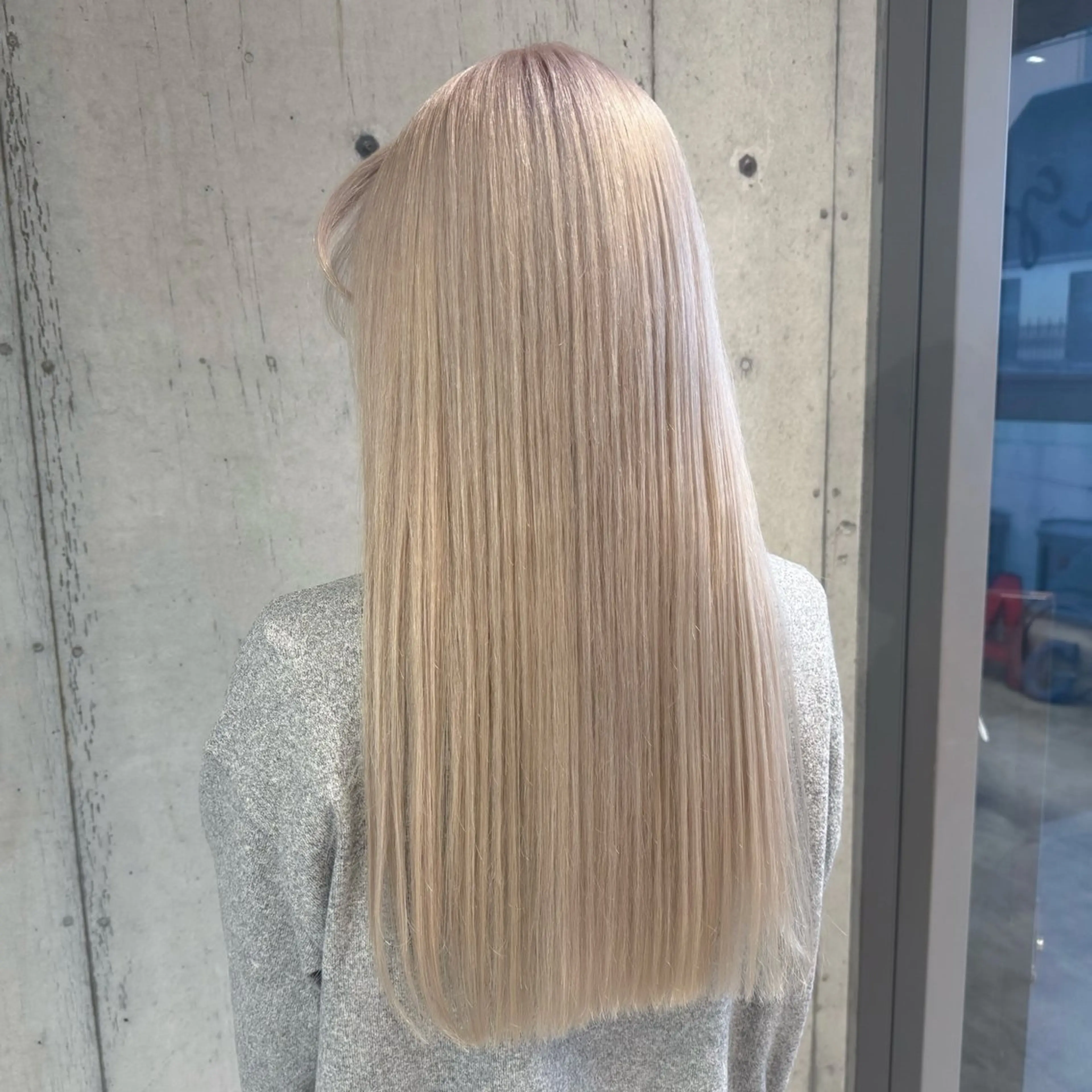 ロング カラー ベージュカラー ホワイトベージュ カット ヘアカラー トリートメント 透明感/血色カラー/ 似合せレイヤー/ゆいのヘアスタイル