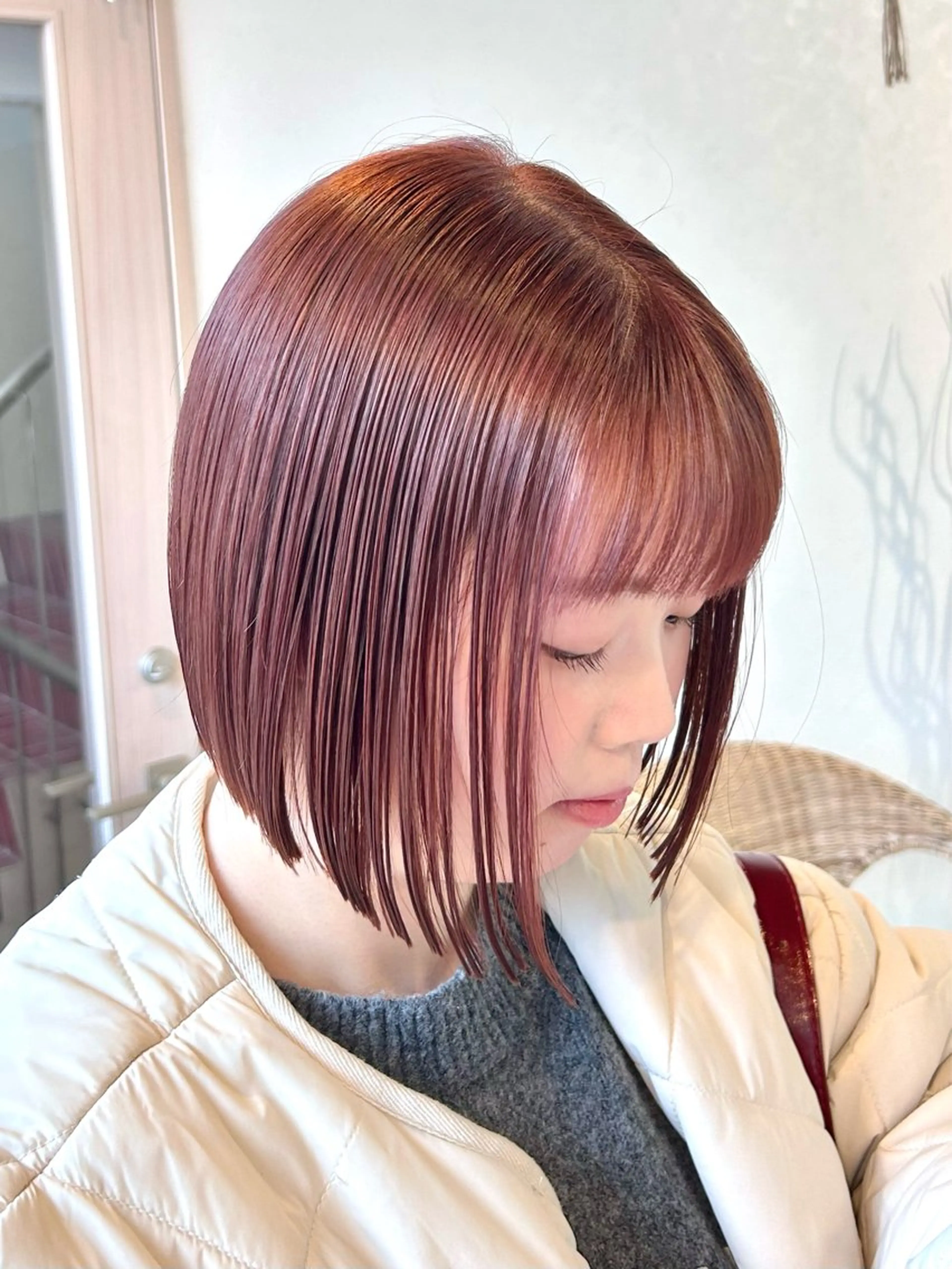 ミディアム カラー カット ヘアカラー トリートメント 艶カラー/レイヤー/ ハイトーン/まなみのヘアスタイル