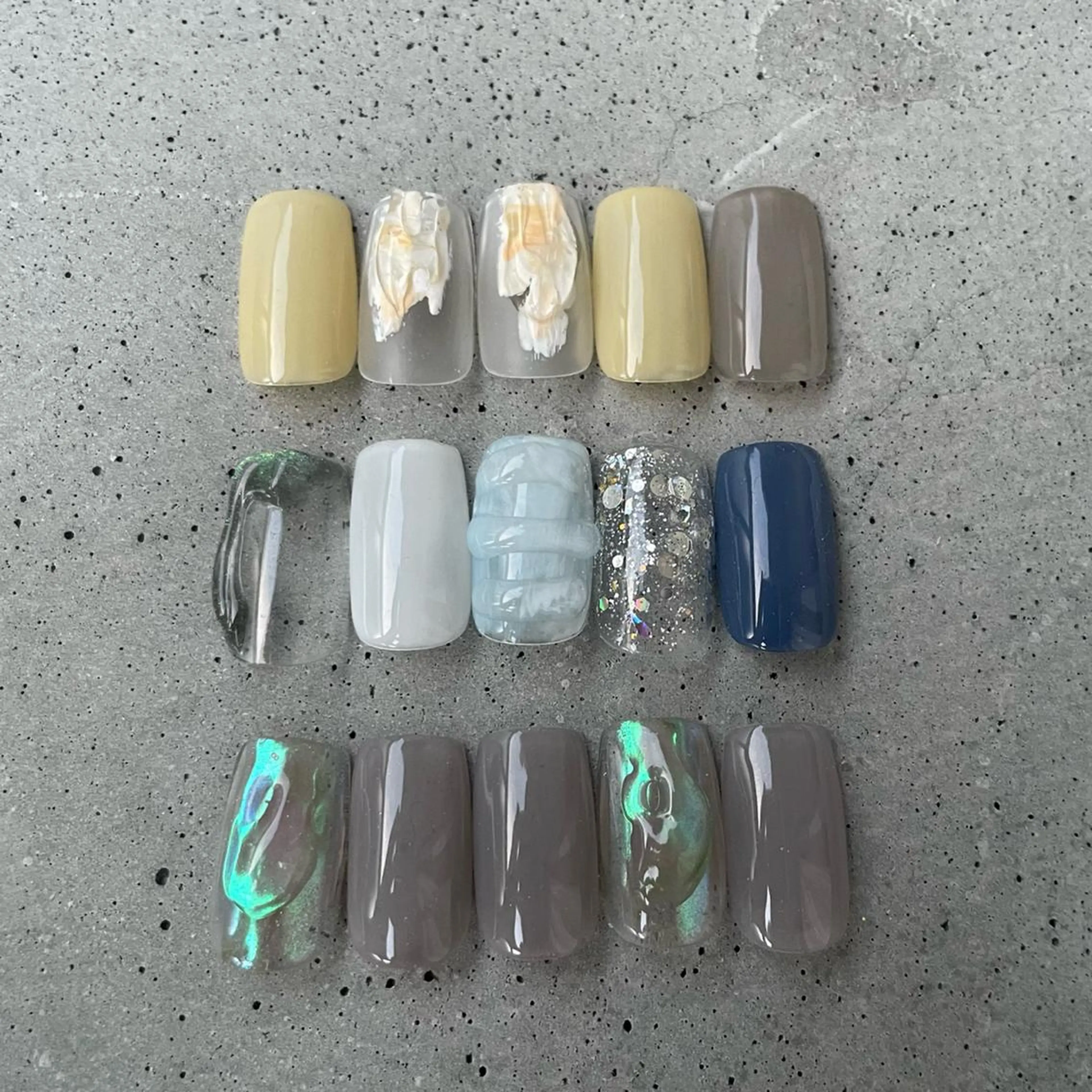 ロング ネイル オーロラネイル カジュアル ラメ(グリッター) マグネットネイル マットネイル ハンドネイル ハンドケア lylynail YUUKAのネイルデザイン