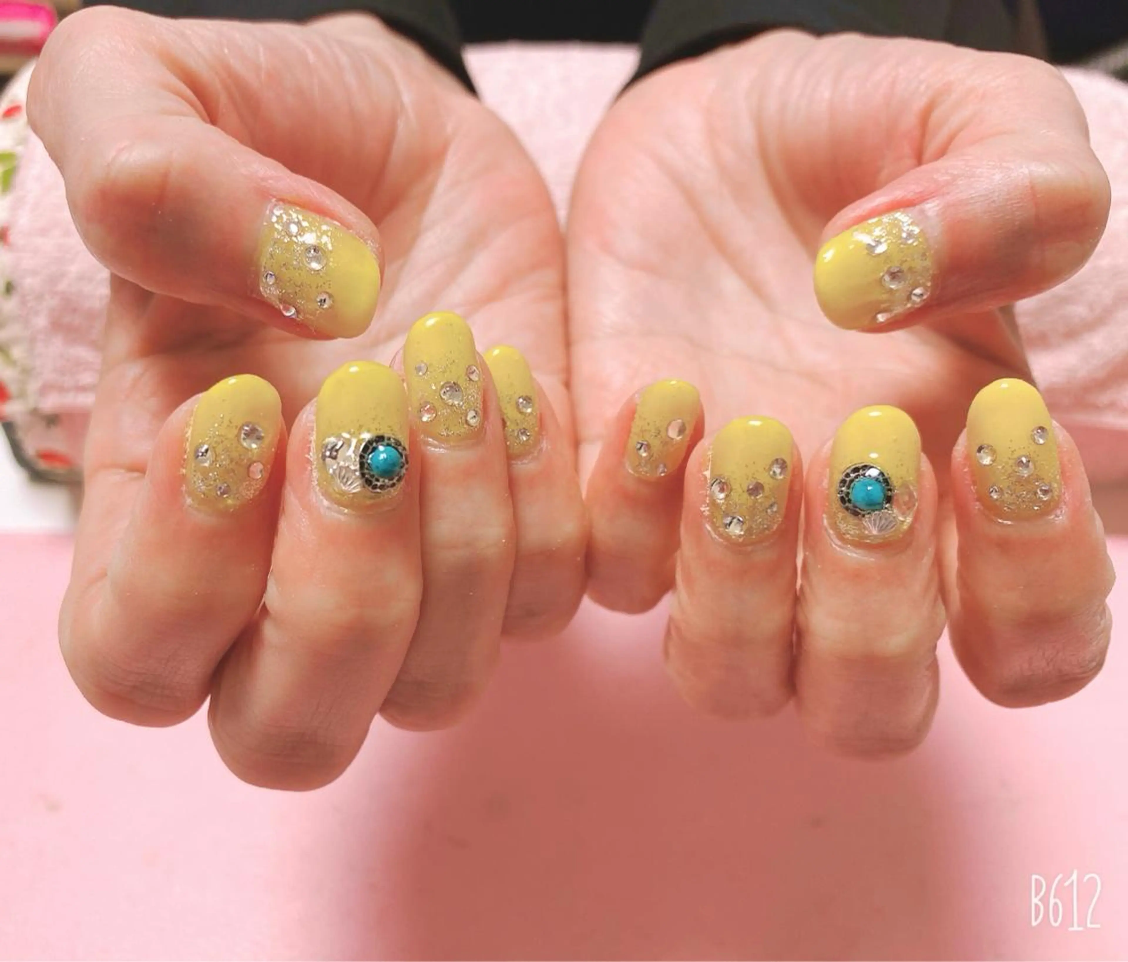 ネイル ブルー 黄色 VIST☆ ｍａｍｉのネイルデザイン