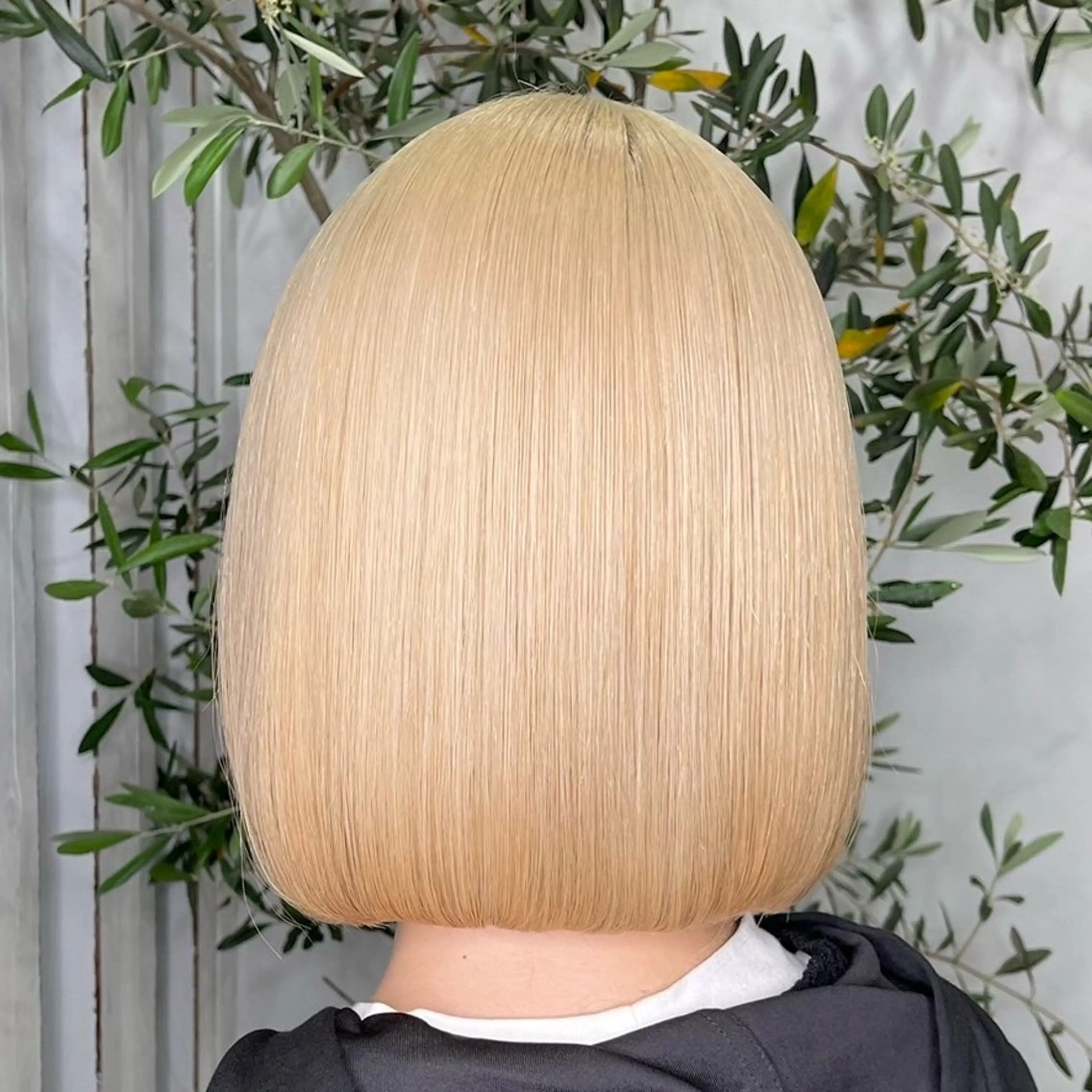 ショート カラー ブリーチ ブロンド ヘアカラー トリートメント 梅原 姫🍬🐰のヘアスタイル