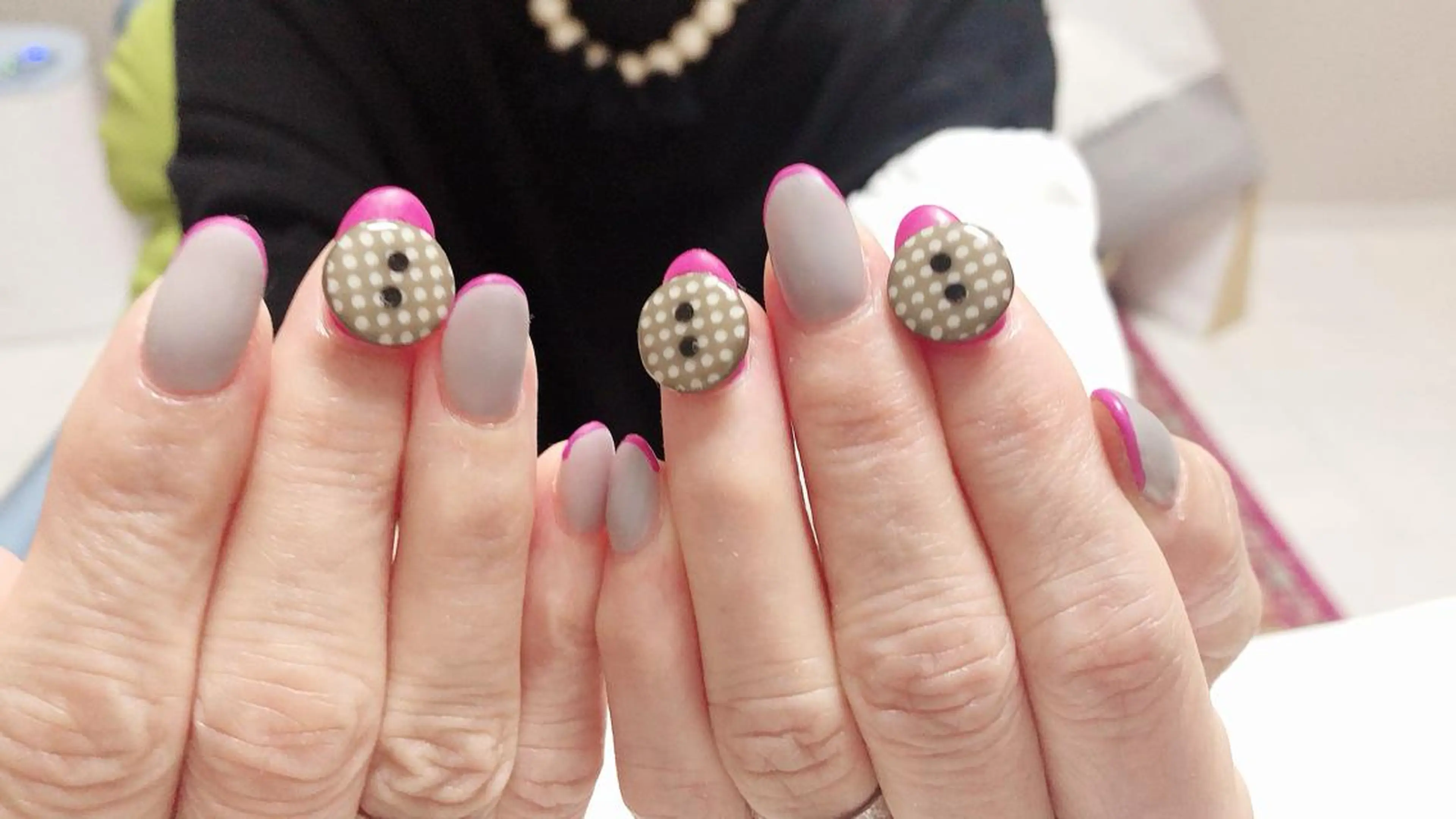 ネイル mano nella manoのネイルデザイン