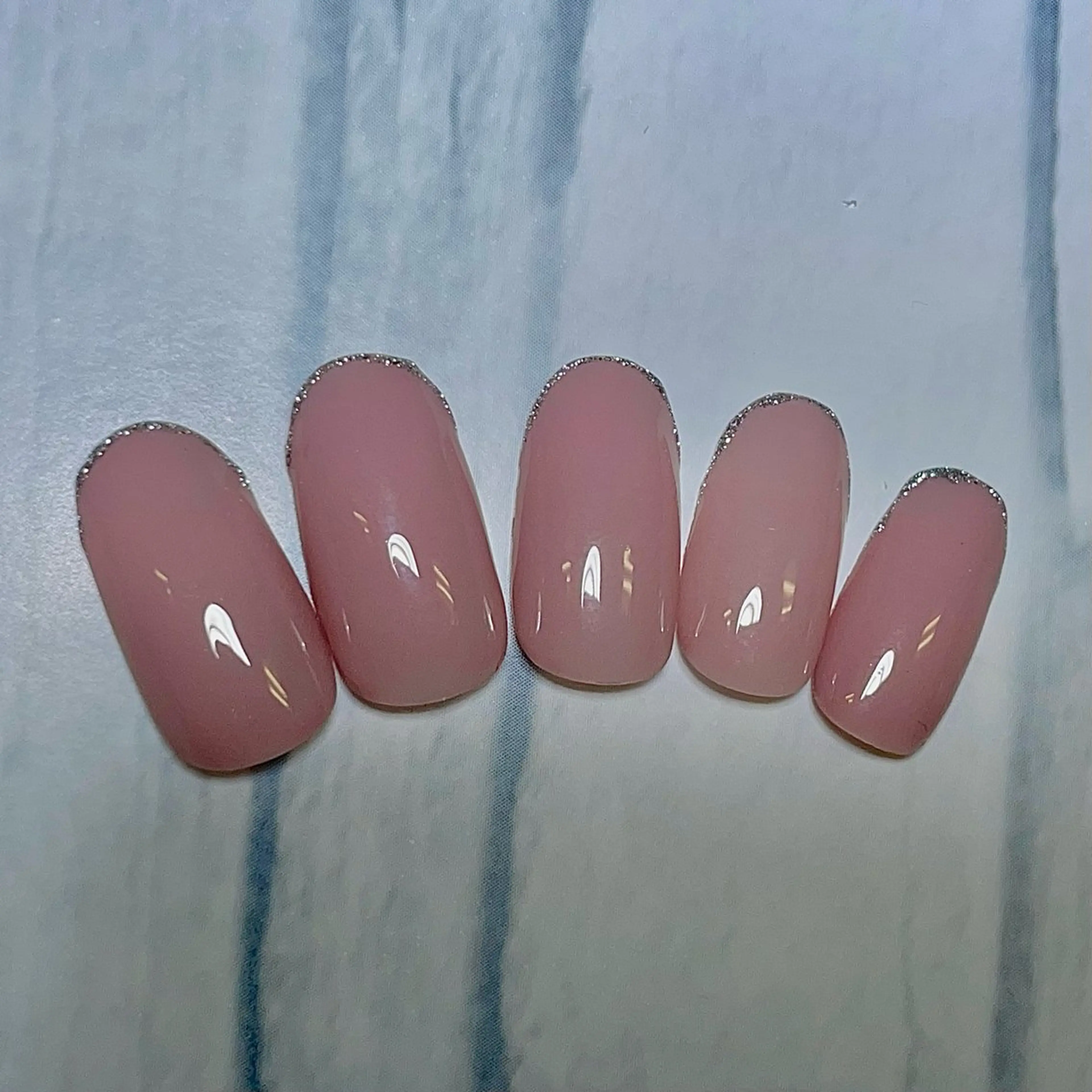 ワンカラー&ラメ細フレンチ（オフ有り・ご新規様）の写真