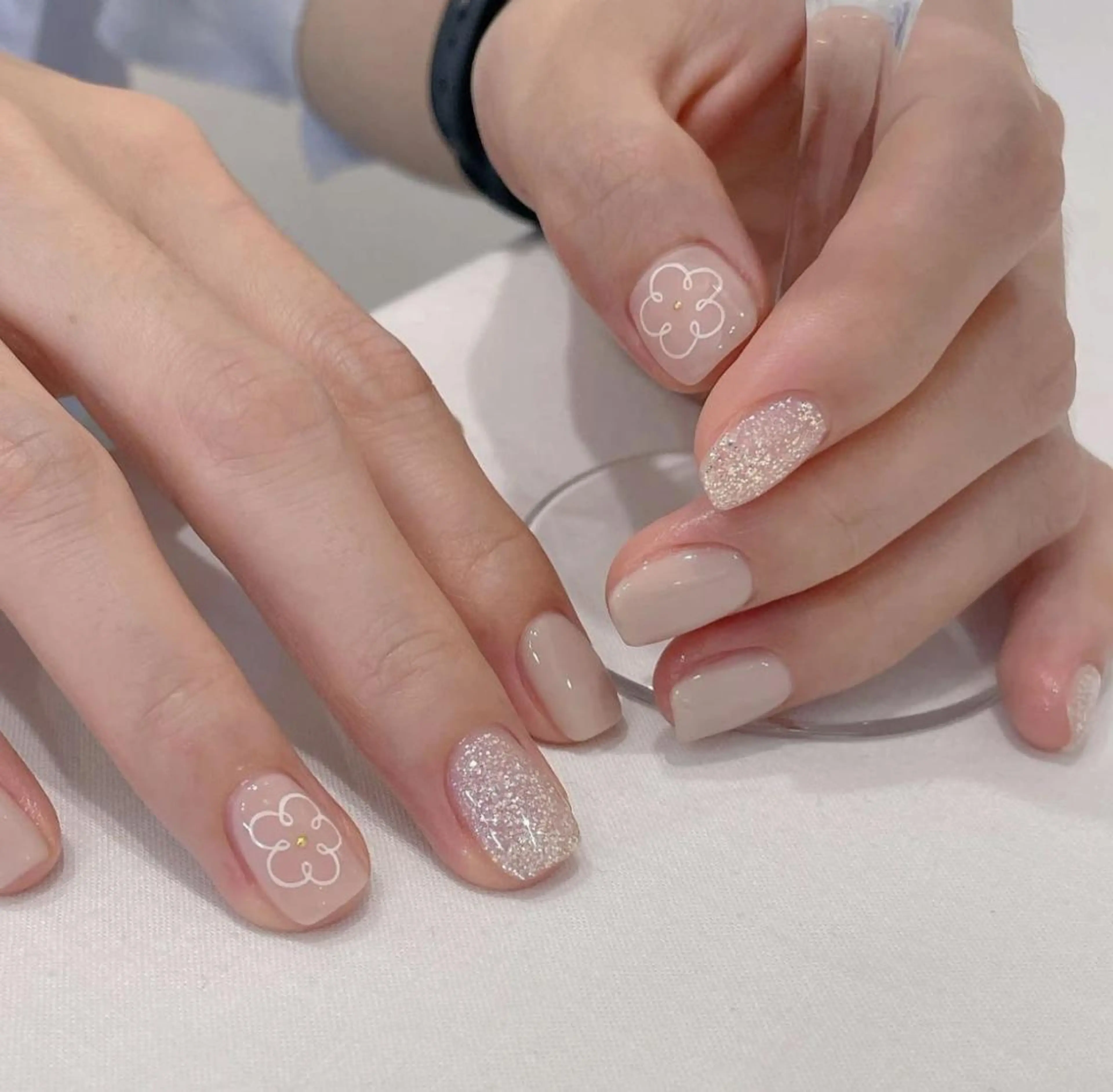 ネイル シンプルネイル Queens みなみのネイルデザイン