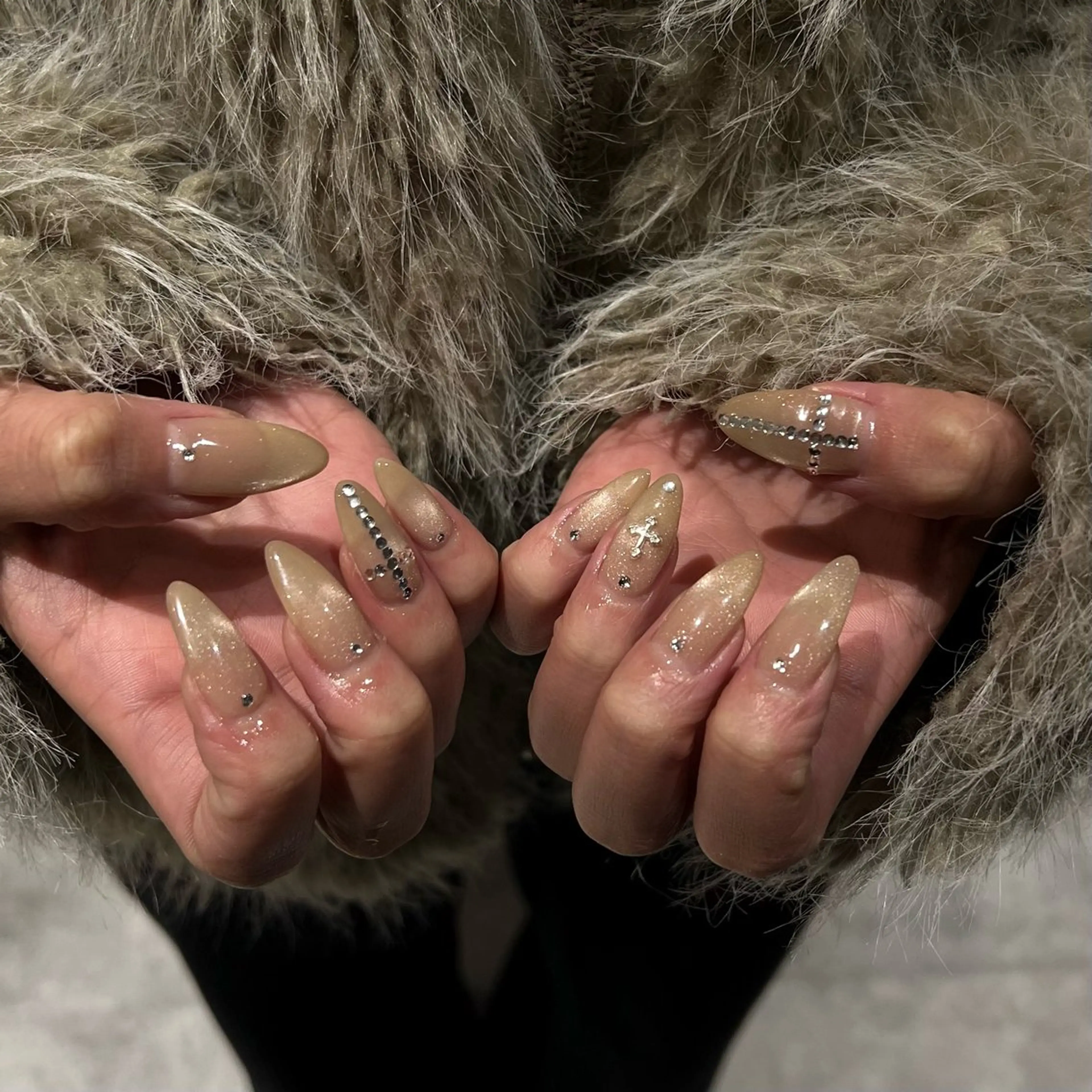 ネイル ハンドネイル 高橋 麻里子のネイルデザイン