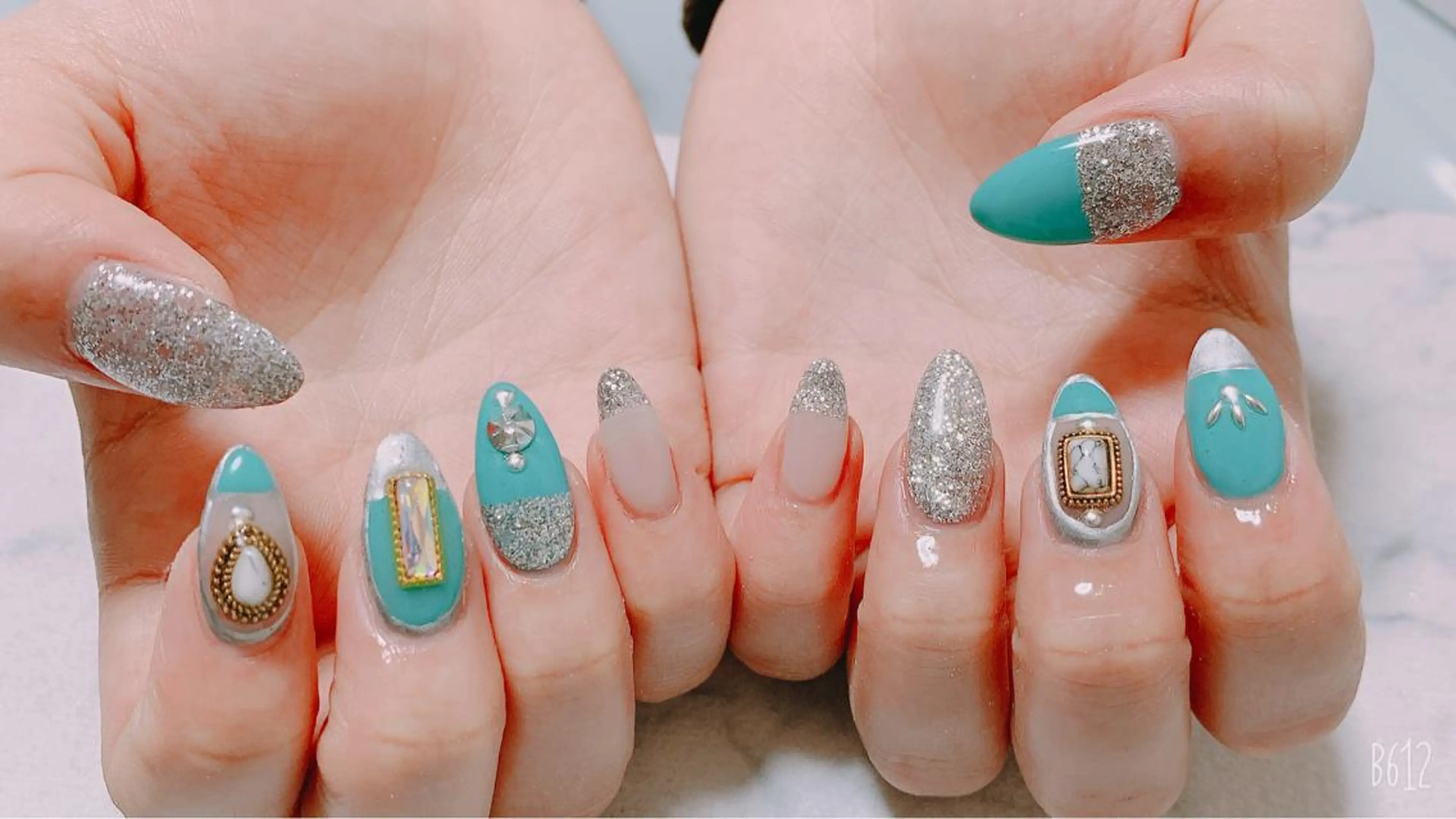 ネイル 🌙🫧CHARME (RUKA)🦋🫧のネイルデザイン