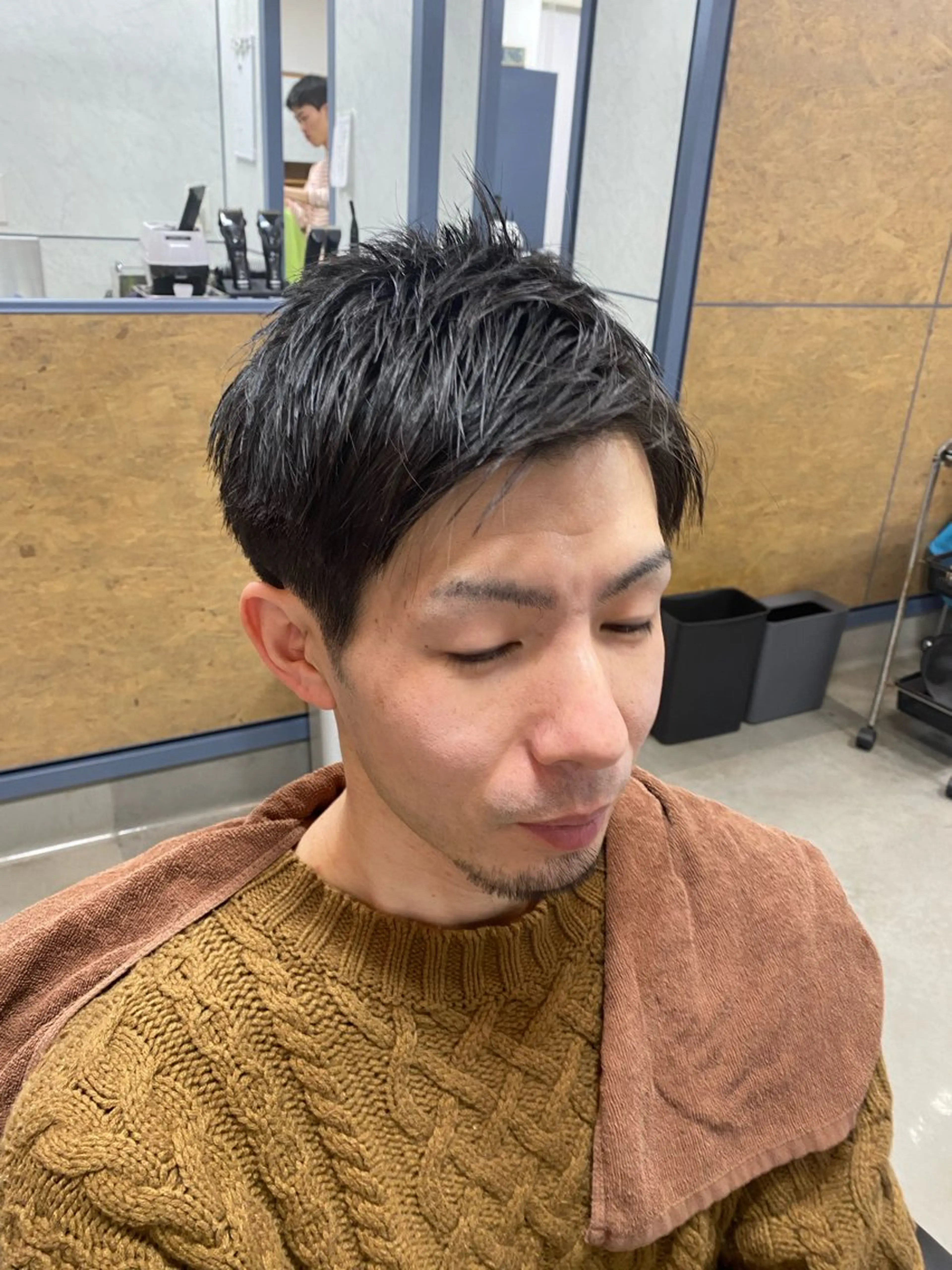 ミディアム 湯浅 俊貴のヘアスタイル