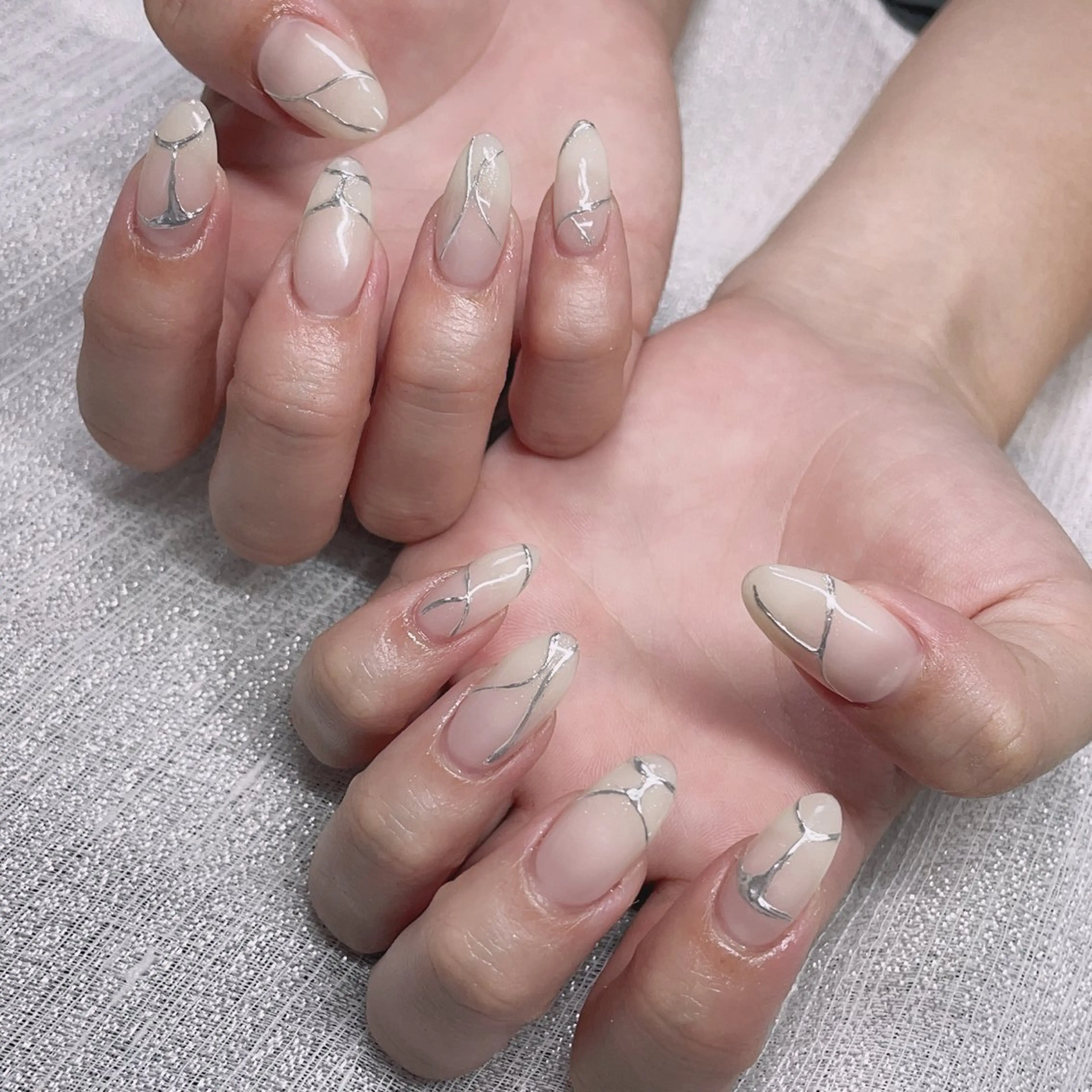 ネイル ニュアンスネイル 冬ネイル 林 ✨syousyouのネイルデザイン