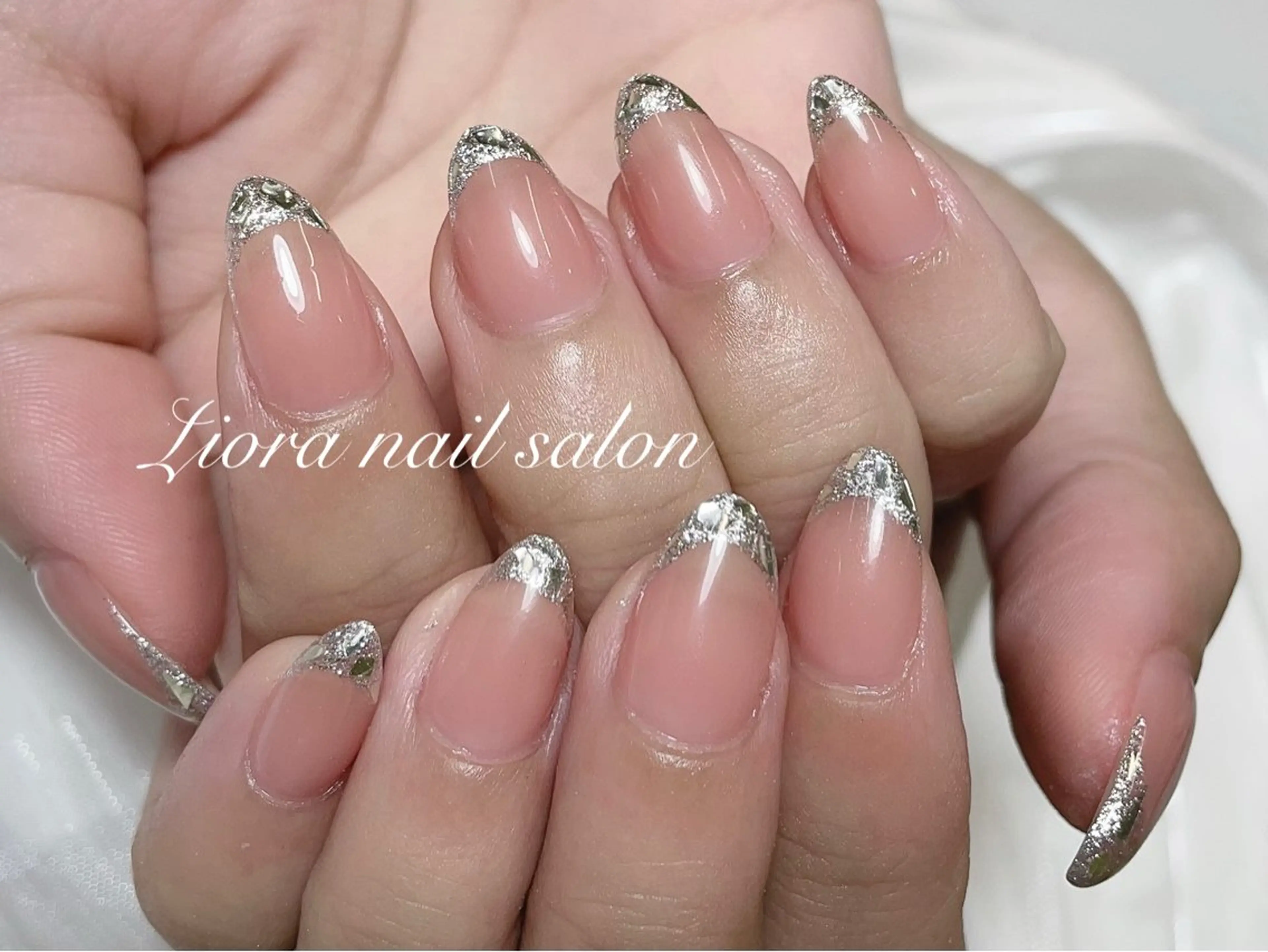 ネイル フレンチネイル ジェルネイル ガーリー グラデーション キラキラネイル Liora nail スカルプ専門店のネイルデザイン