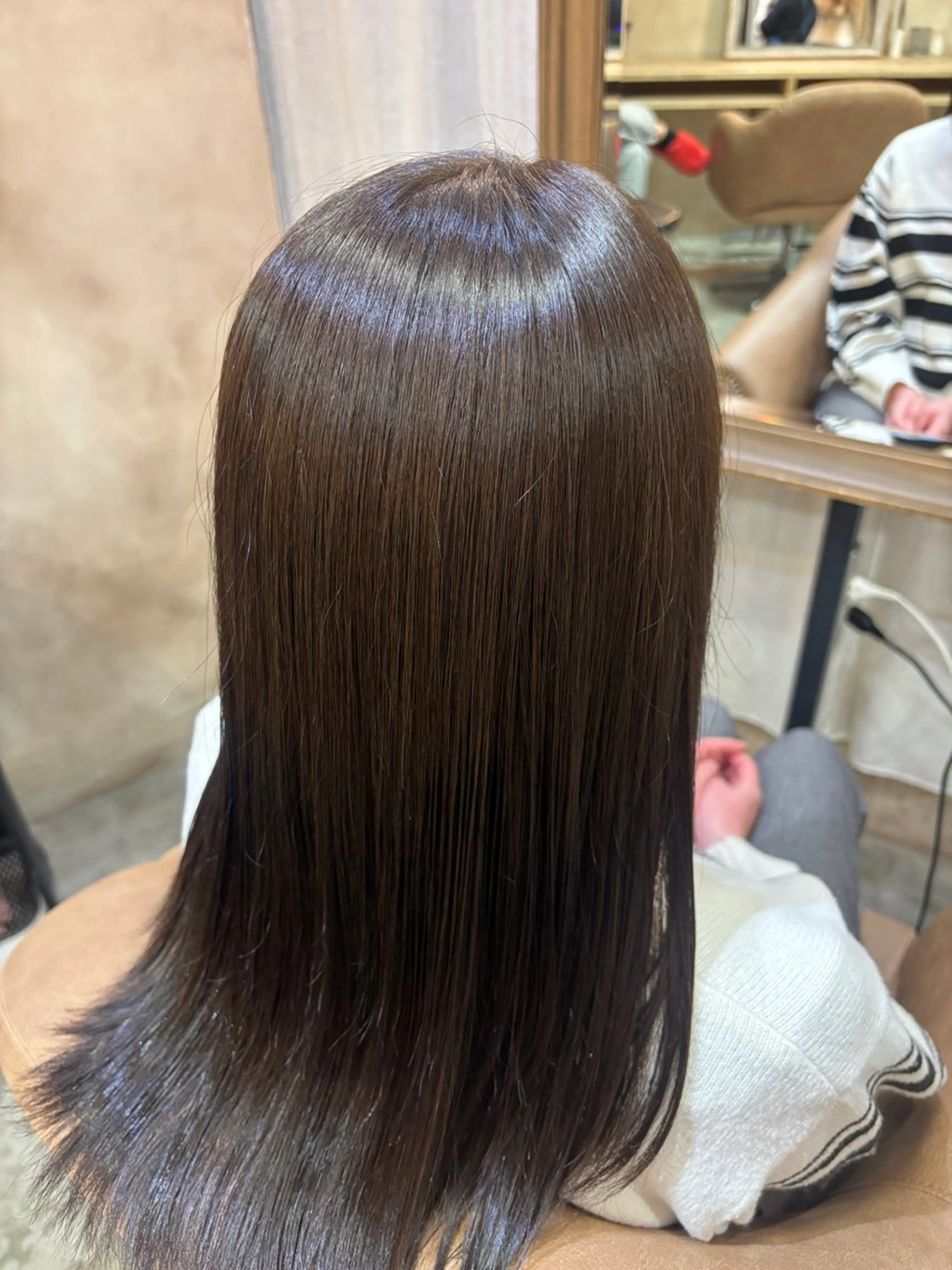 ミディアム カラー ベージュカラー 透明感カラー オリーブベージュ ヘアカラー 濵﨑 理奈のヘアスタイル