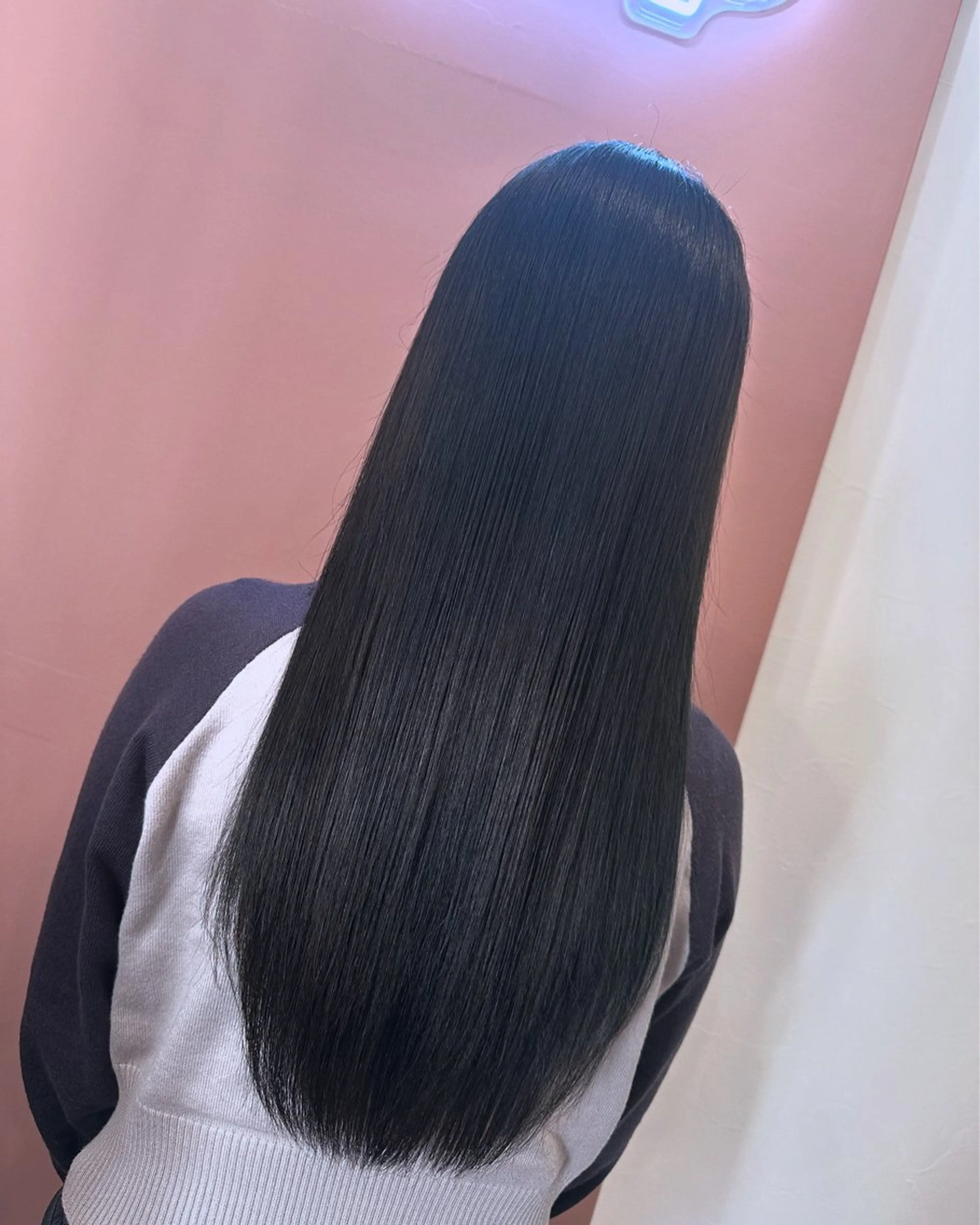 ロング カラー 黒髪 ブルーカラー ブルーブラック カット ヘアカラー トリートメント pep所属・pep natsumiのヘアスタイル