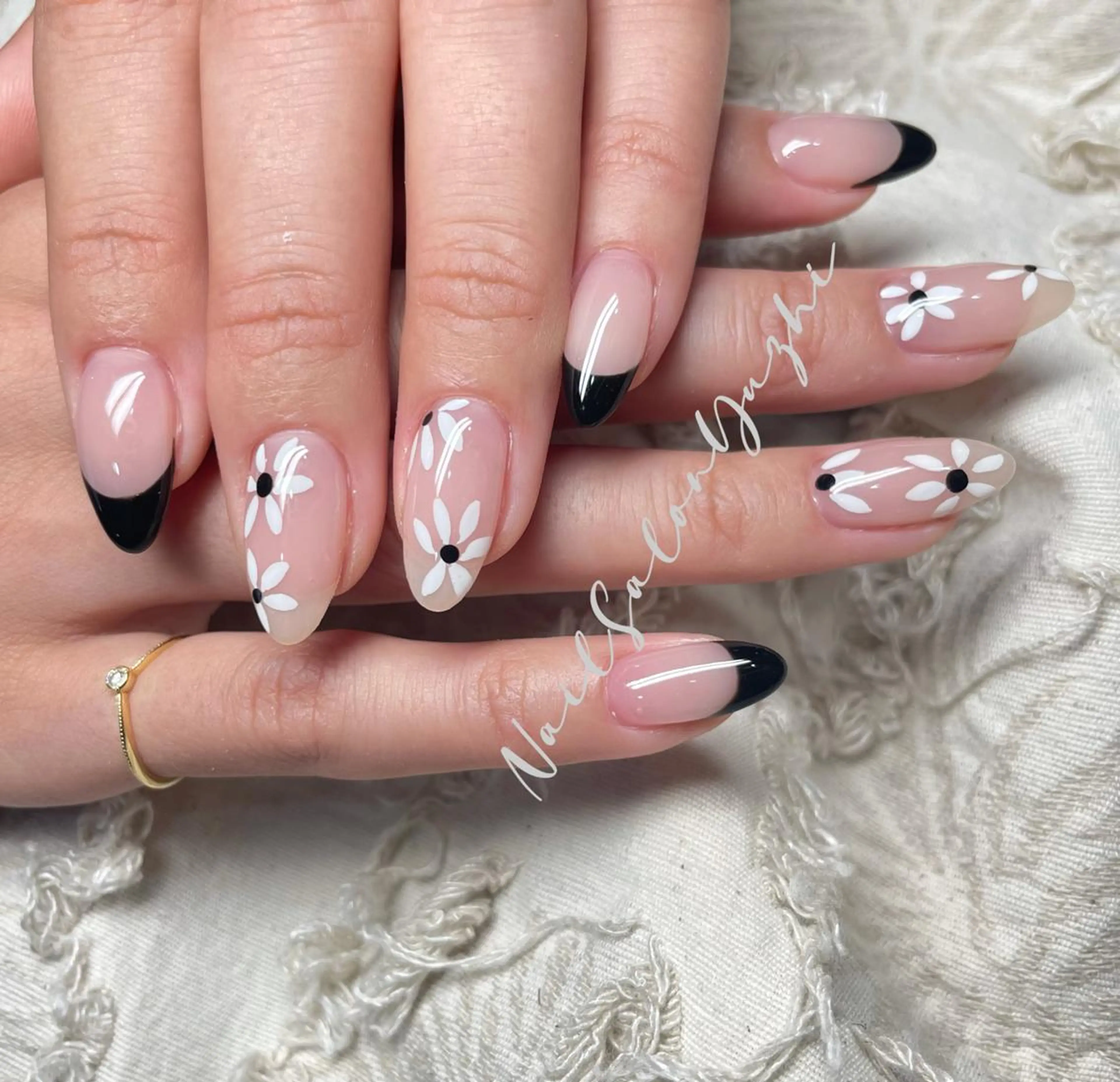 ネイル キラキラネイル ロングネイル マグネットネイル ミラーネイル ニュアンスネイル ハンドネイル MAKI💚💚💚 秋葉原.のネイルデザイン