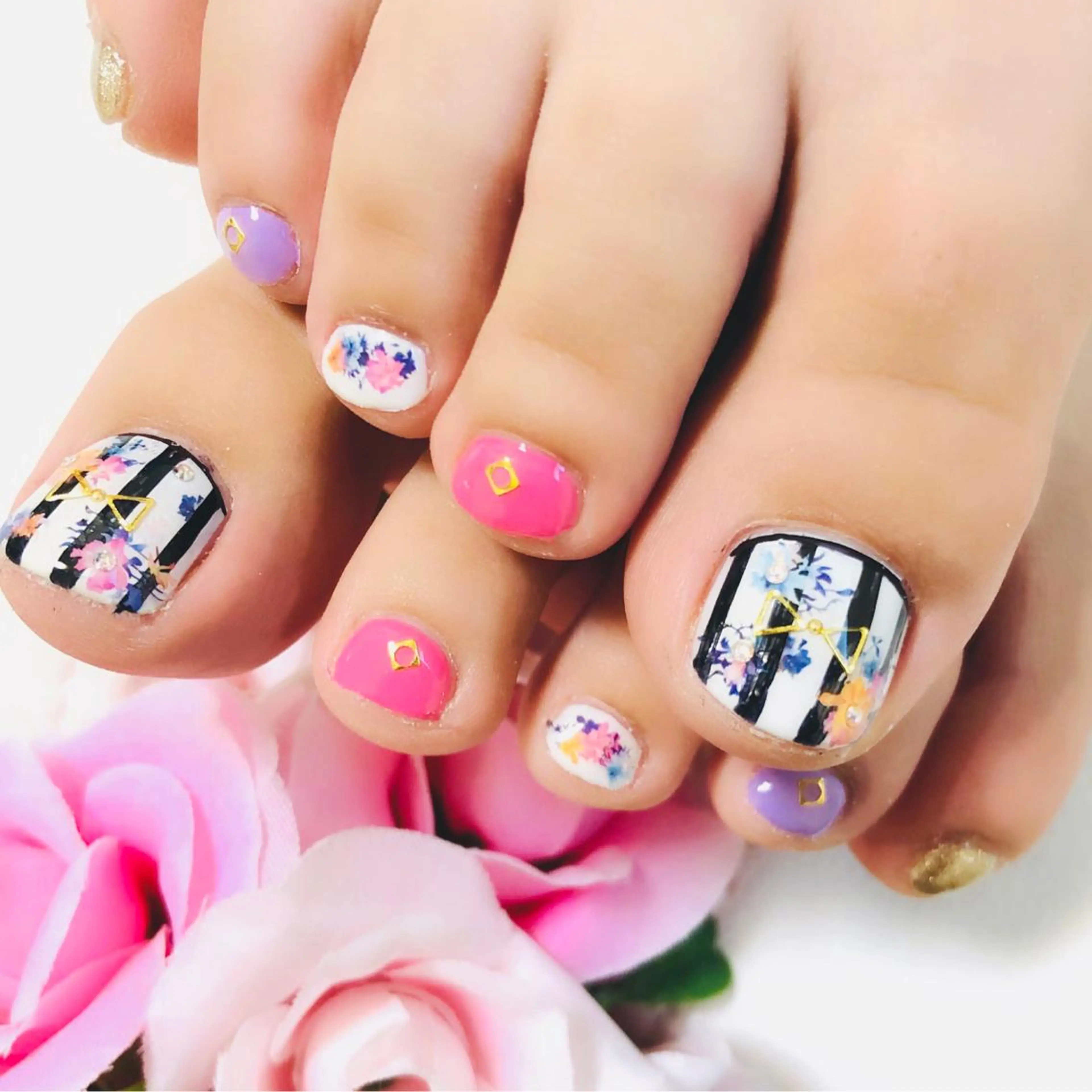 ネイル フットネイル freel Beautyのネイルデザイン