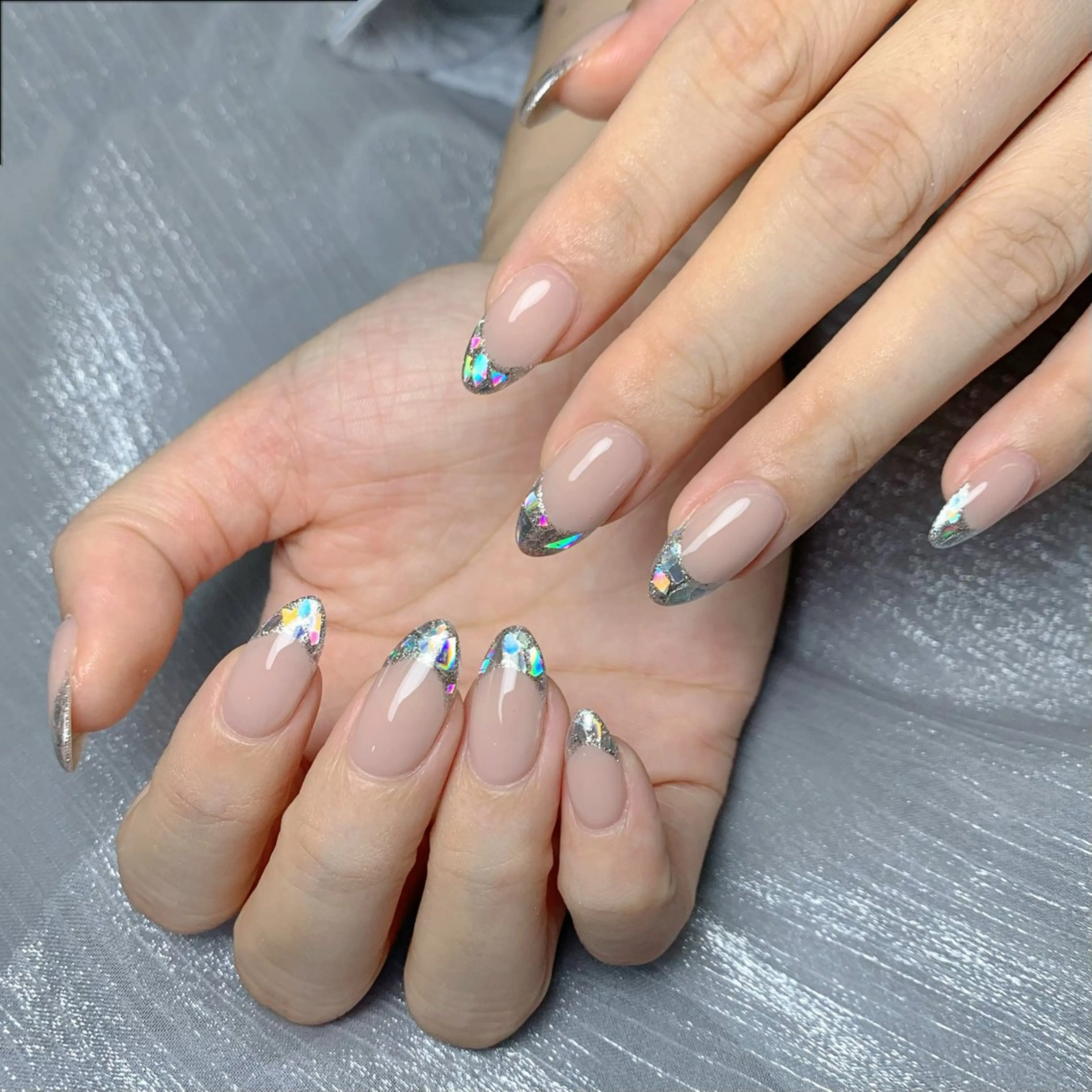 ネイル オーロラネイル フレンチネイル ガラスフレンチ キラキラネイル 韓国ネイル ハンドネイル なつみ wooのネイルデザイン
