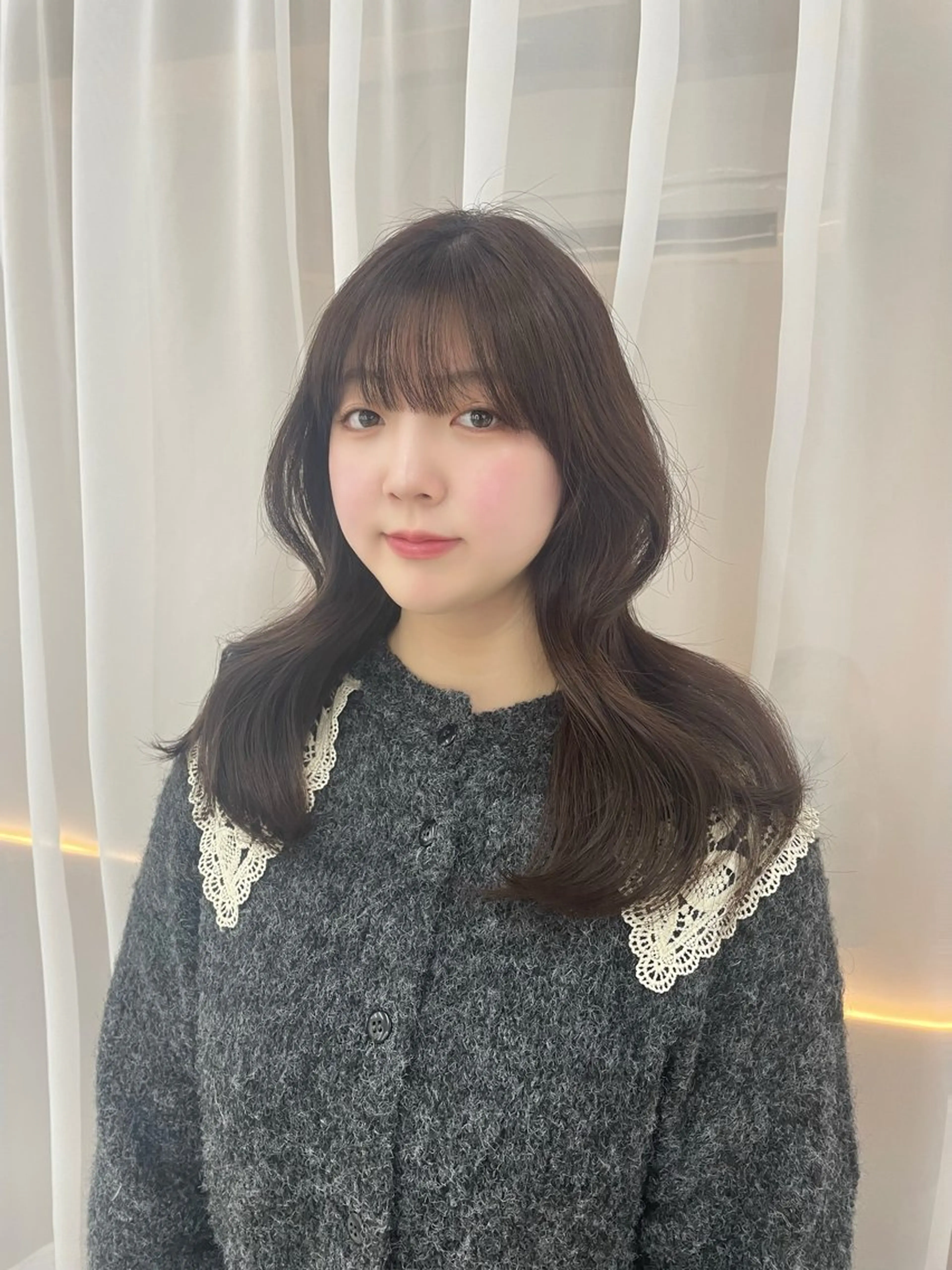 セミロング くびれヘア 韓国風ヘア レイヤーカット Miu🤍透明感カラ ー🫧ショートカットのヘアスタイル